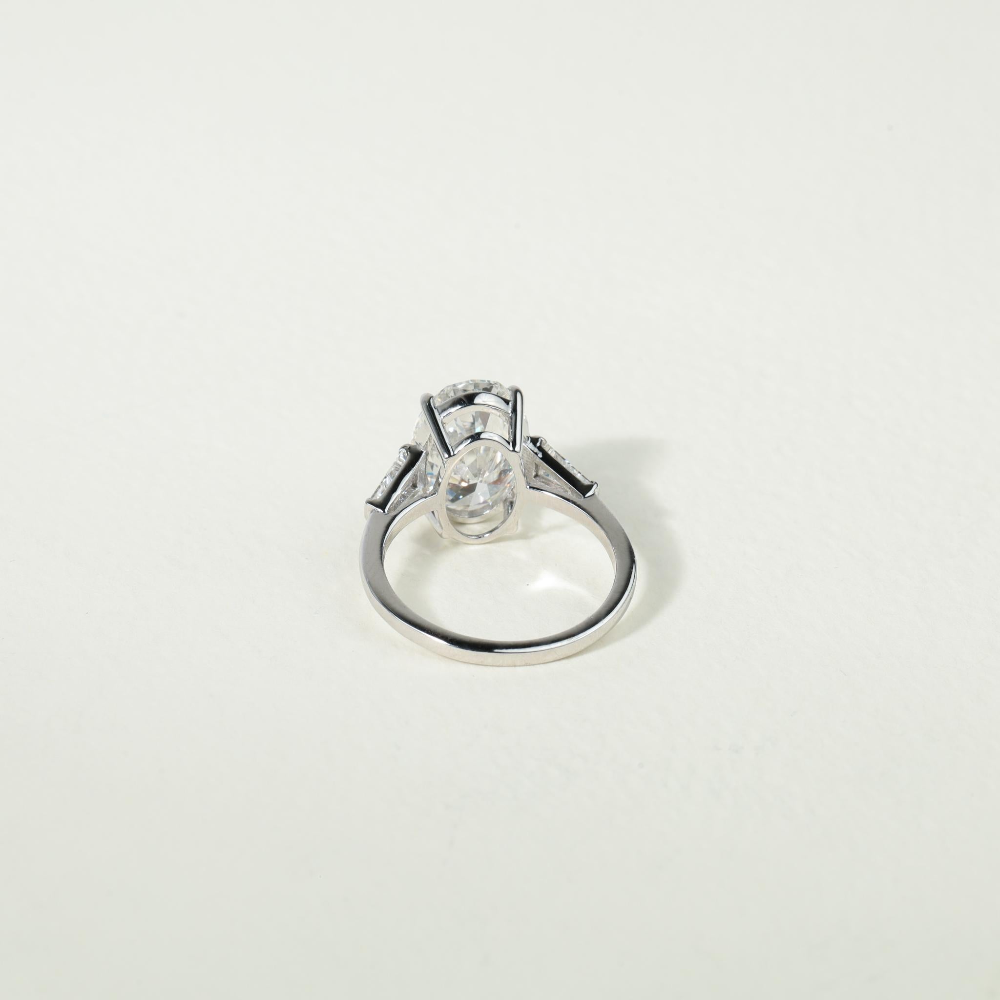 Rapporto GIA Certificato G VS Anello di fidanzamento con diamante taglio ovale da 2.5 carati in vendita 1
