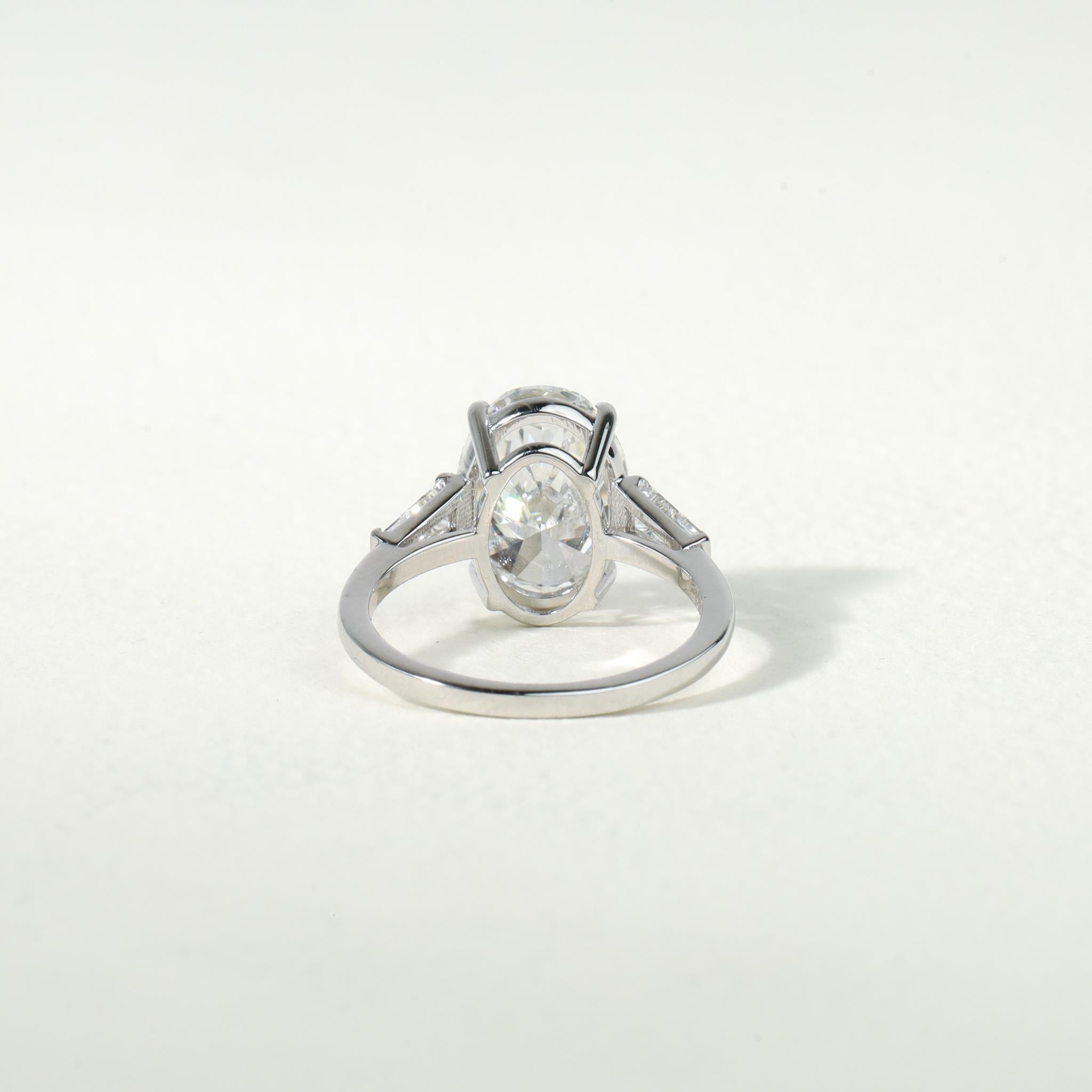 Rapport GIA Certified G VS 3 Carat Oval Cut Diamond Engagement Ring en vente 2