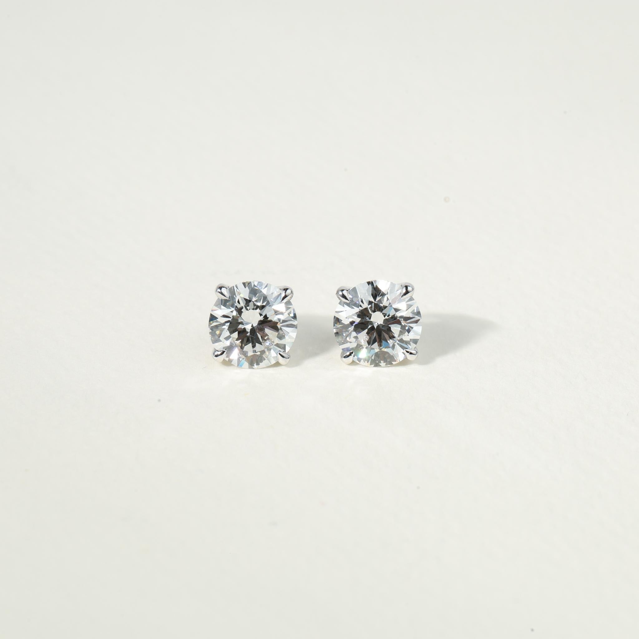 GIA Report Certified G VS 4 TCW Diamond Round Cut Stud Earrings for her For Sale 1