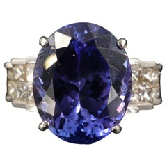 Bague de fiançailles cocktail en or jaune avec tanzanite naturelle de 10 carats et diamants