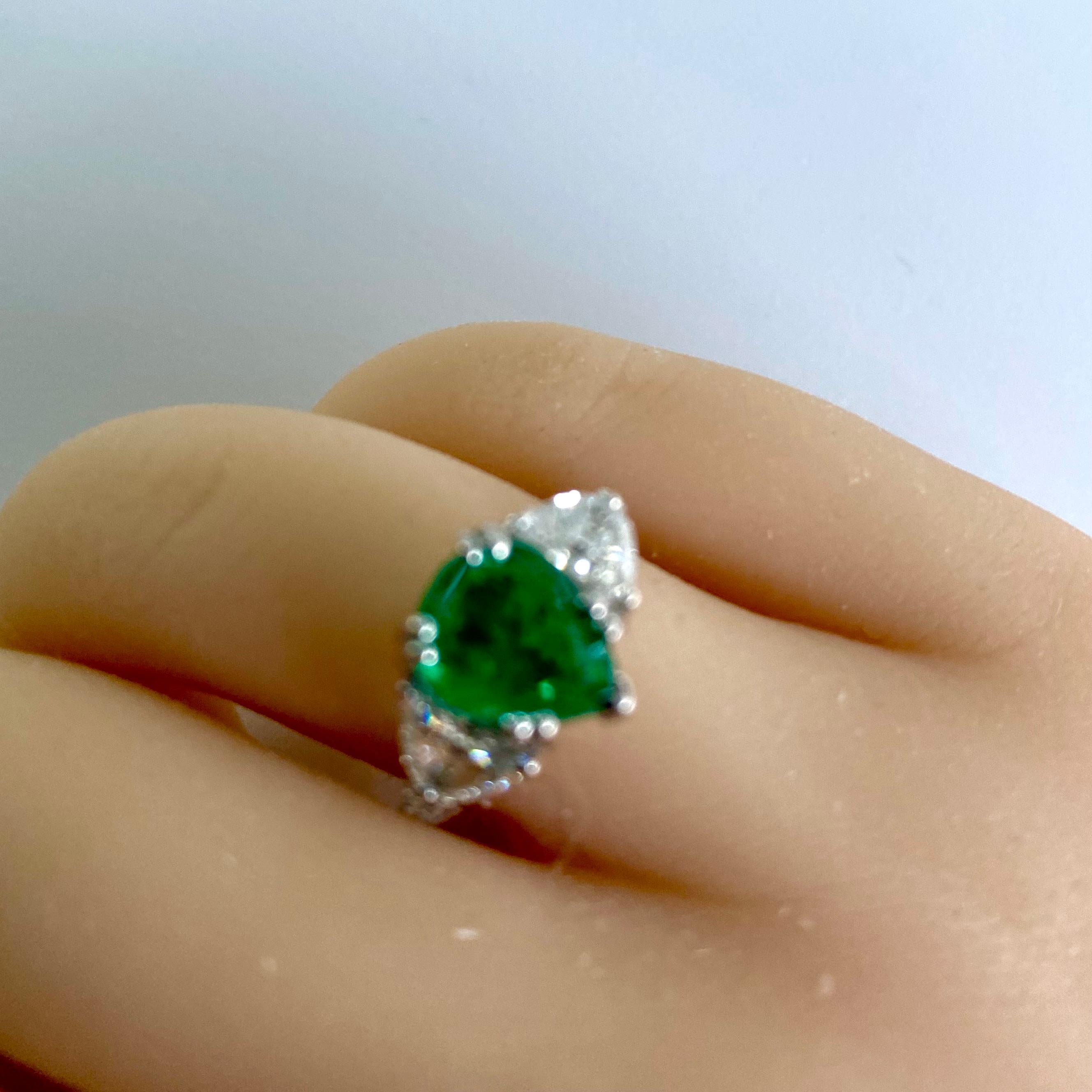 GIA Certified Colombian Pear Emerald Diamond 3.35 Carat 18 Karat Gold Ring For Sale 5