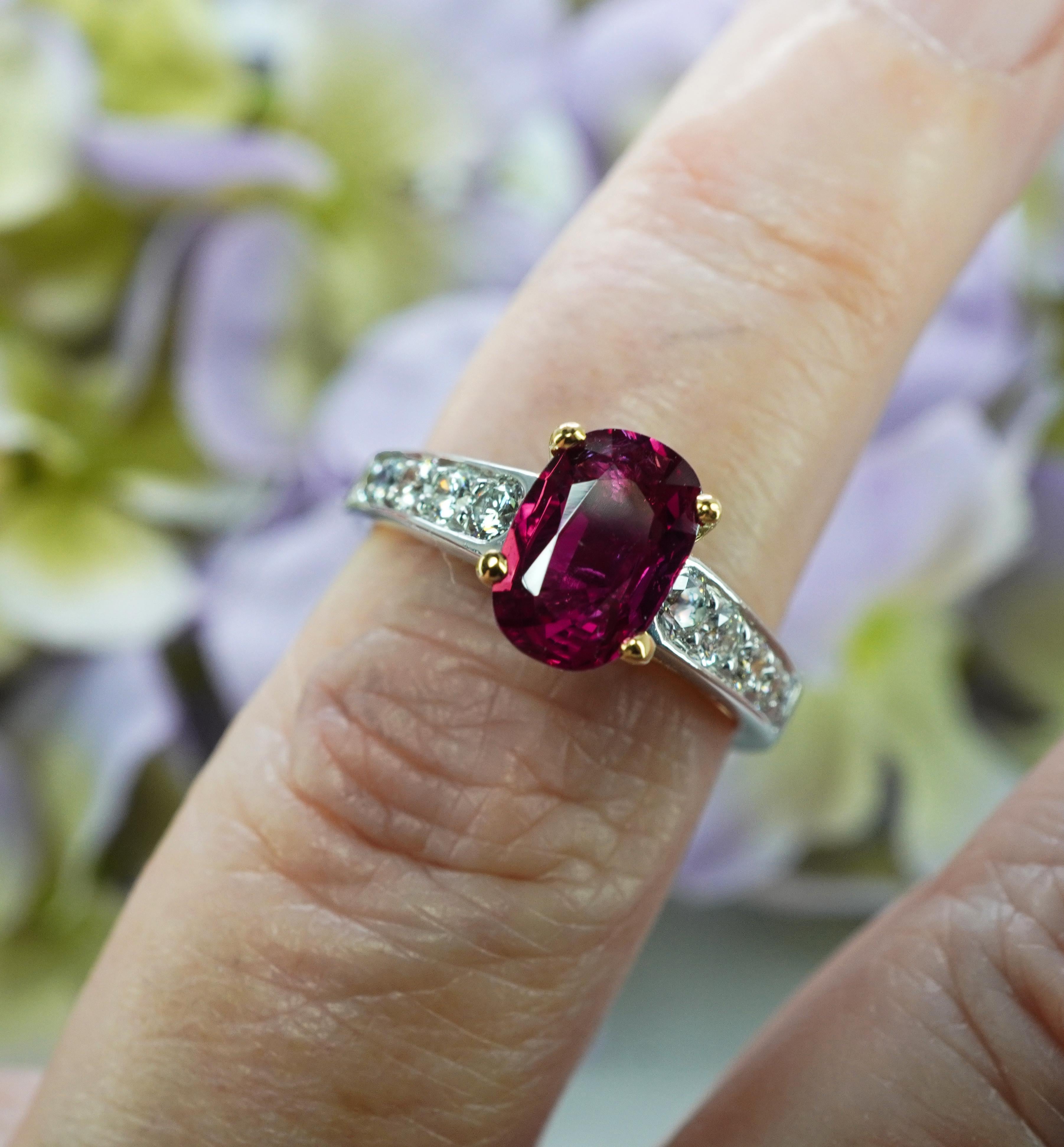 GIA Richard Krementz Rubí tailandés natural Diamante Anillo de platino RKG 1866 Cert Corte oval en venta