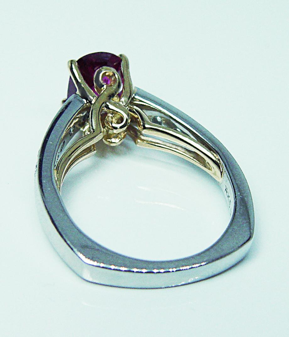 GIA Richard Krementz Rubí tailandés natural Diamante Anillo de platino RKG 1866 Cert en Bueno estado para la venta en Brambleton, US