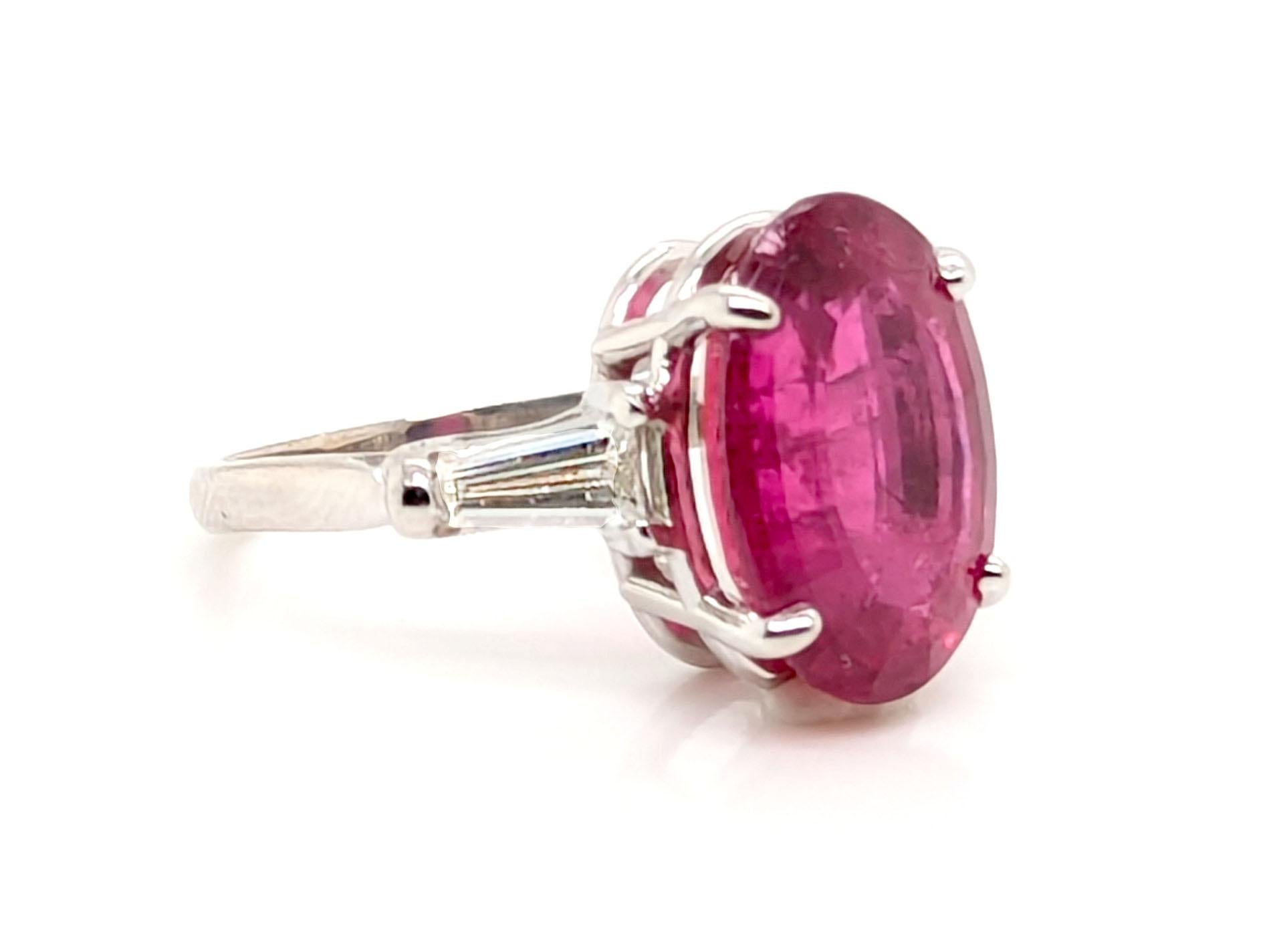 Taille ovale Bague en diamant rubellite GIA 8.36ct Original 1930's -1950's 14K Red Tourmaline en vente