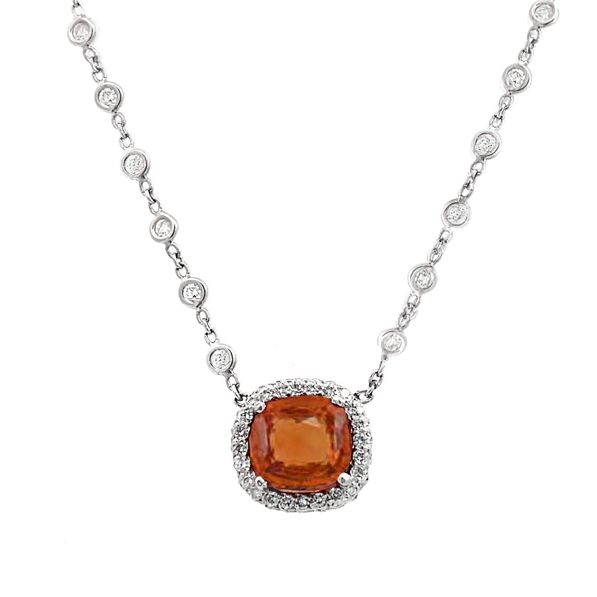 Contemporaneo Collana con zaffiro e diamante GIA in vendita