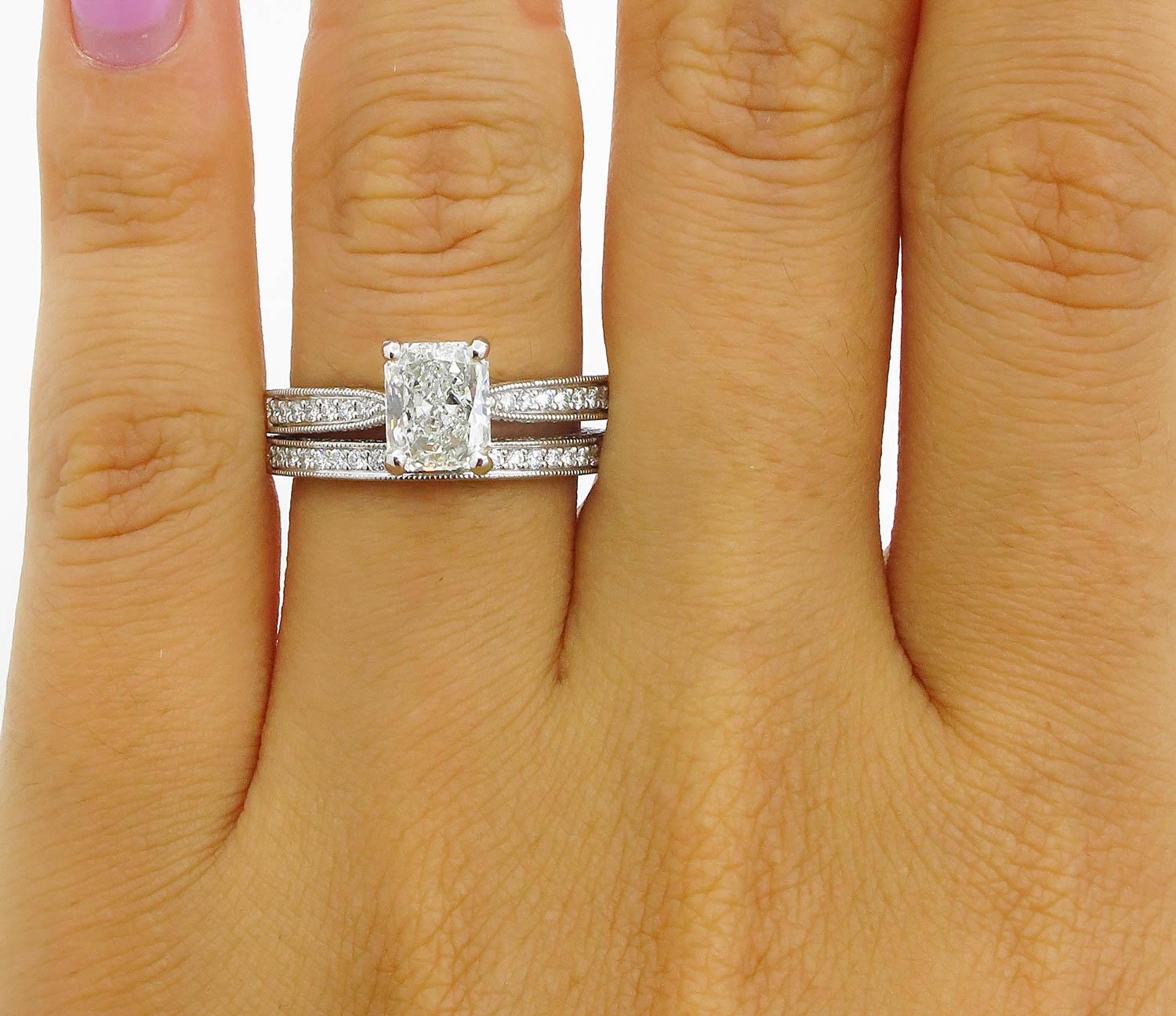 GIA SHY 2,00 Karat Estate Vintage Radiant Diamant Hochzeit Platin Ring im Angebot 8