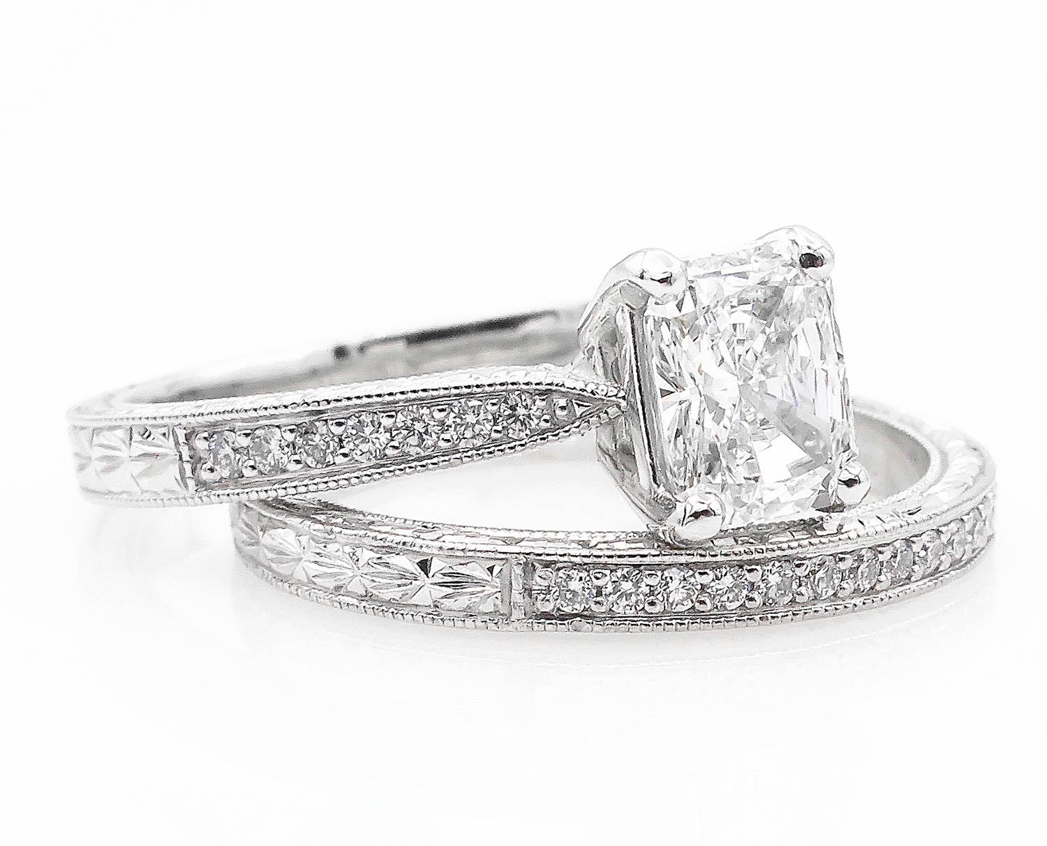 GIA SHY 2,00 Karat Estate Vintage Radiant Diamant Hochzeit Platin Ring im Zustand „Gut“ im Angebot in New York, NY