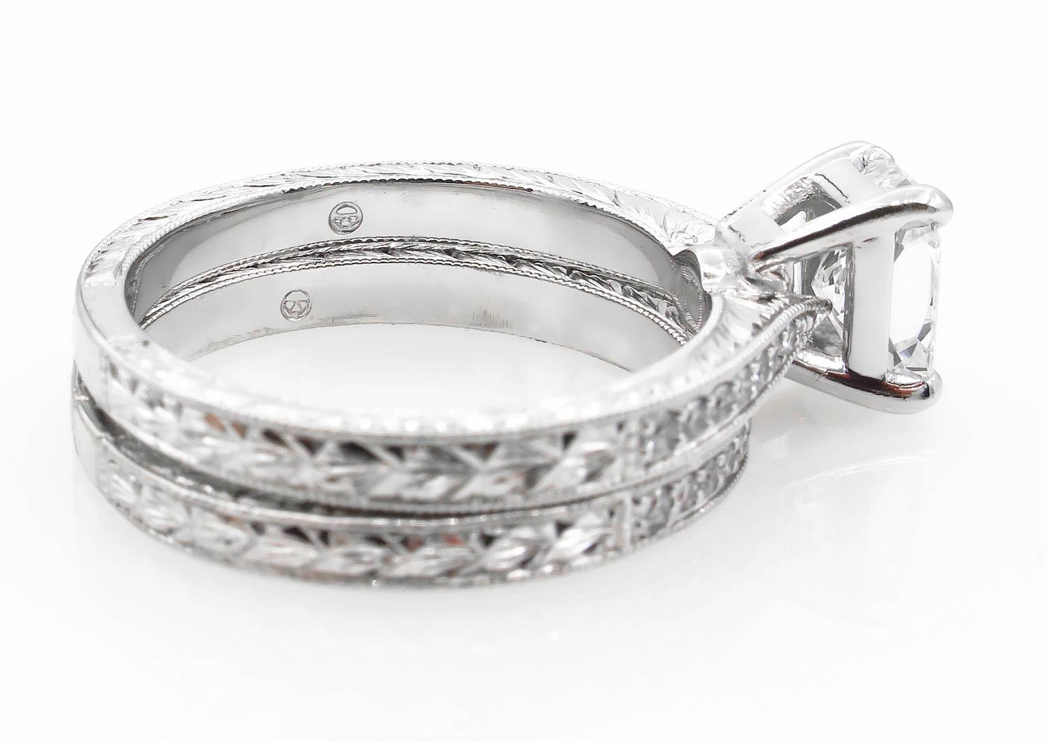 GIA SHY 2,00 Karat Estate Vintage Radiant Diamant Hochzeit Platin Ring im Angebot 3