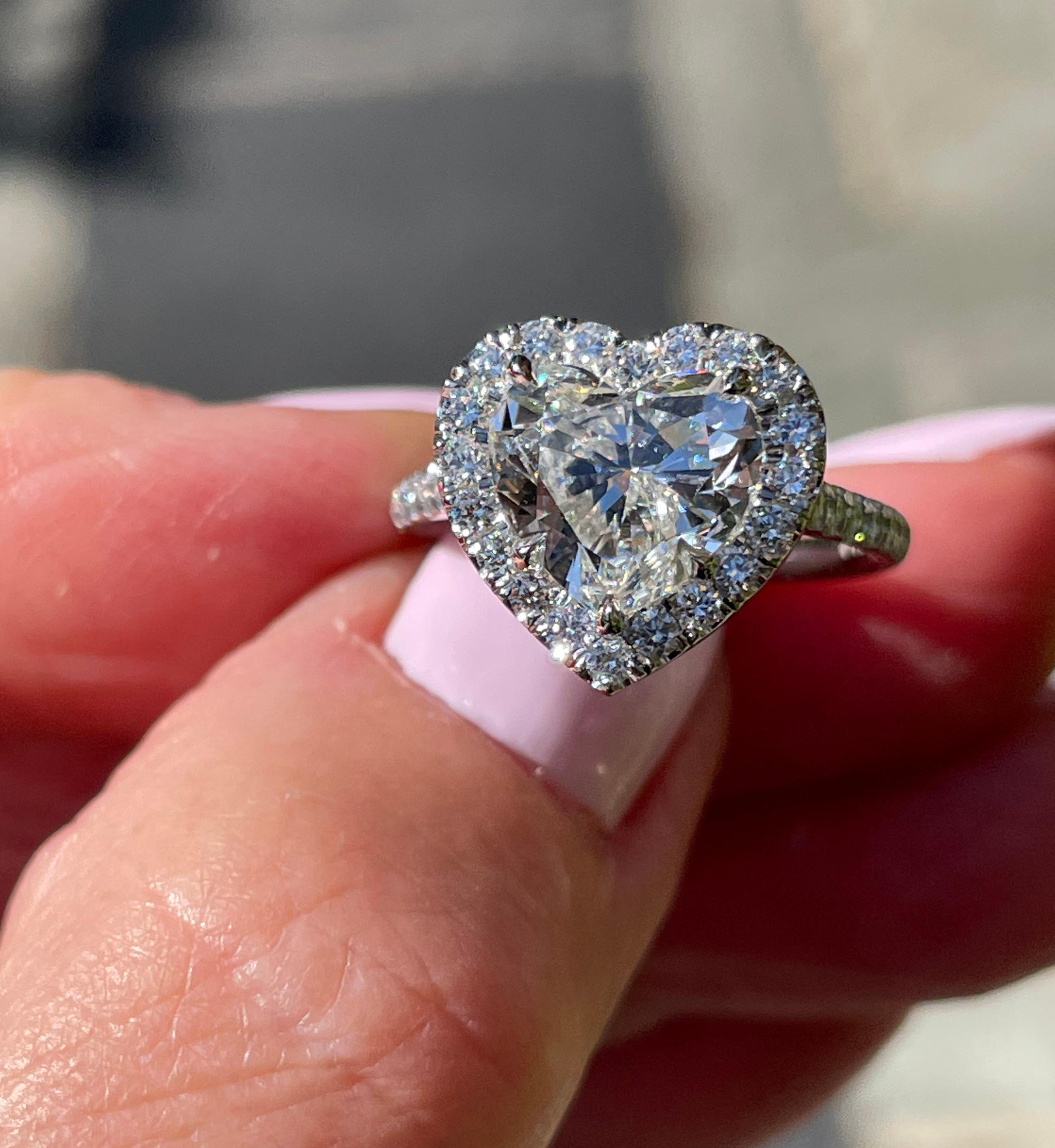 GIA schüchtern 4.0ctw HEART geformt Diamant Halo Anwesen Vintage Engagement Platin Ring im Angebot 9