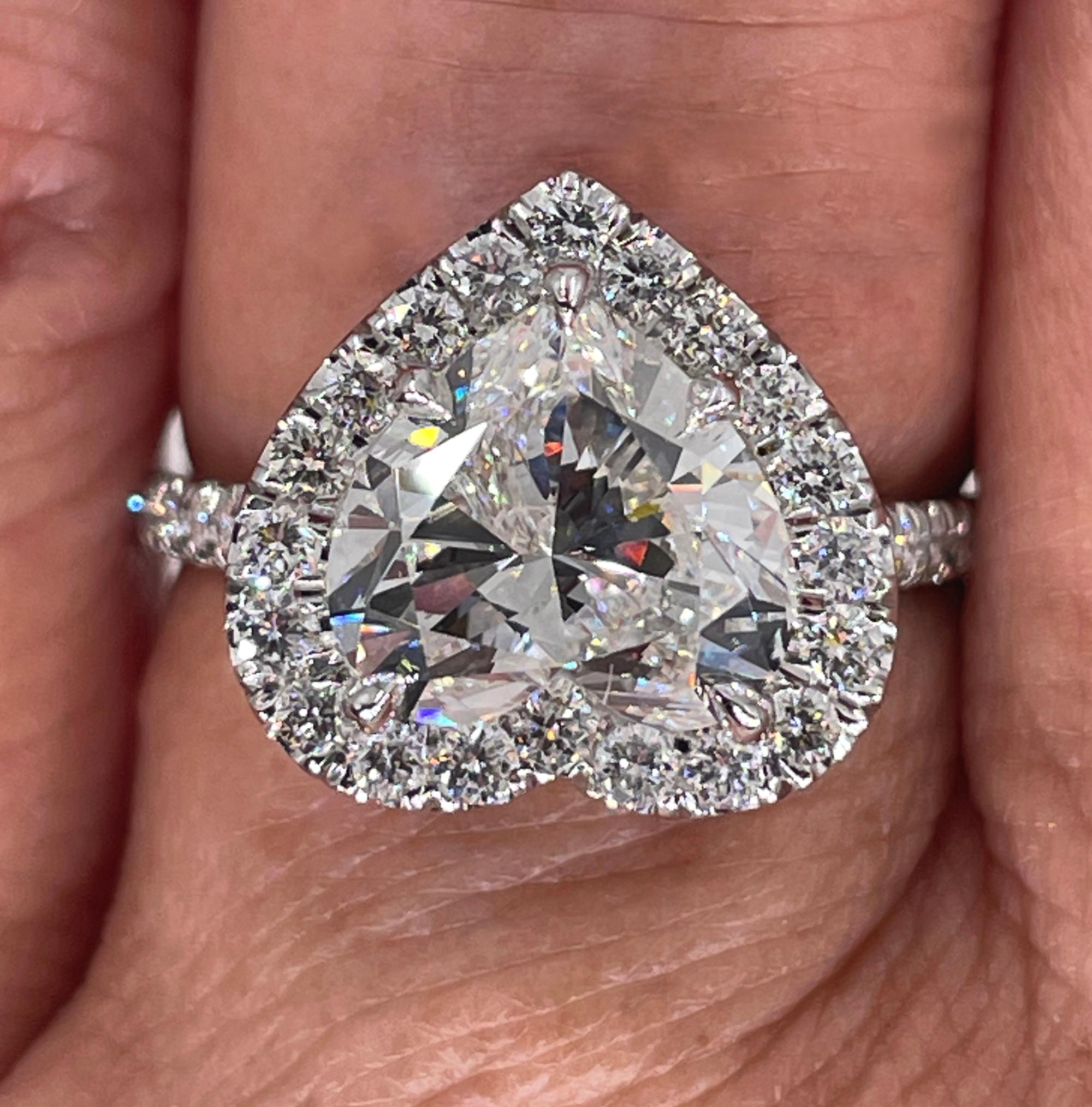 GIA shy 4.0ctw HEART Shaped Diamond Halo Estate Vintage Engagement Platinum Ring For Sale 2