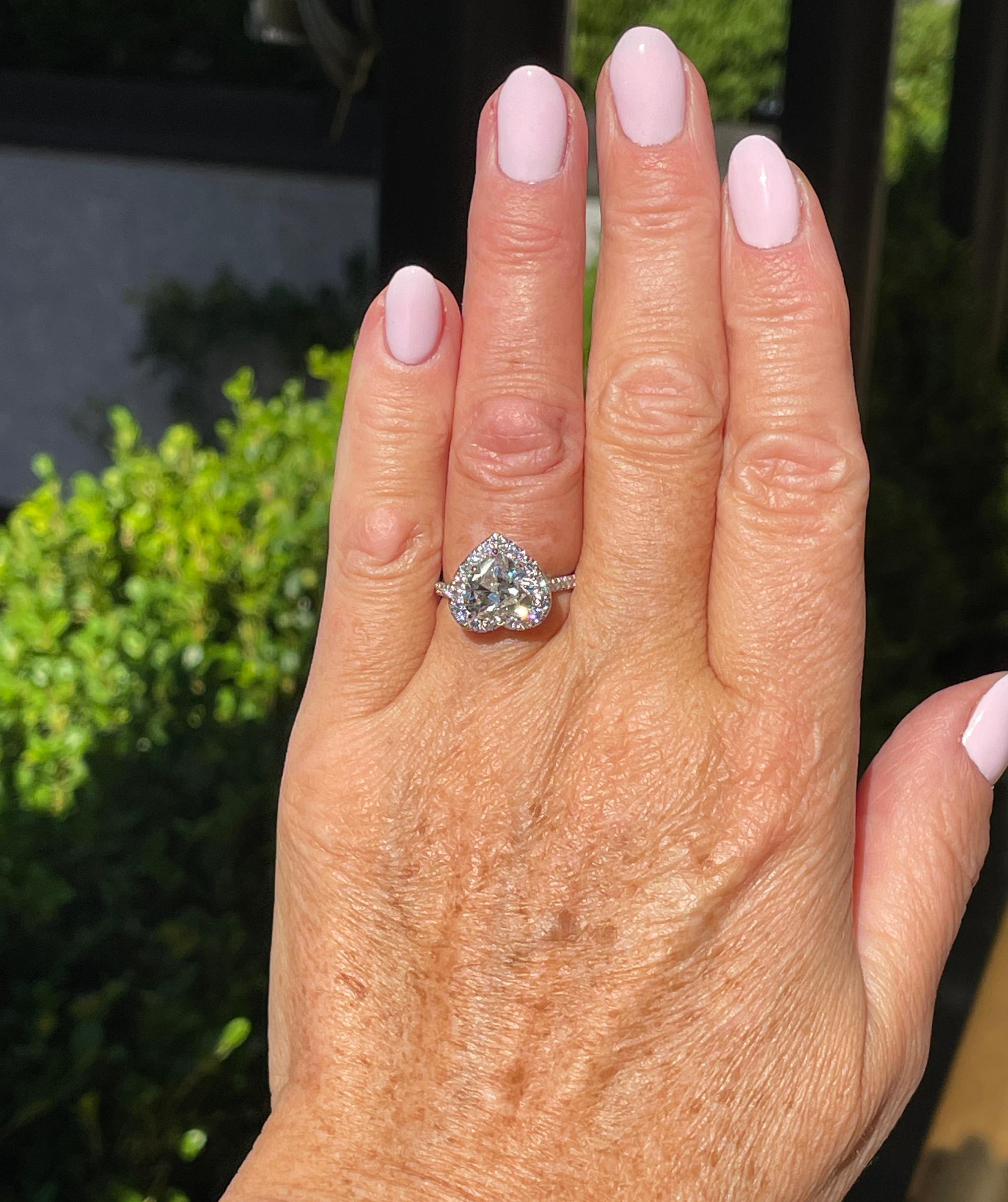 GIA schüchtern 4.0ctw HEART geformt Diamant Halo Anwesen Vintage Engagement Platin Ring im Angebot 4