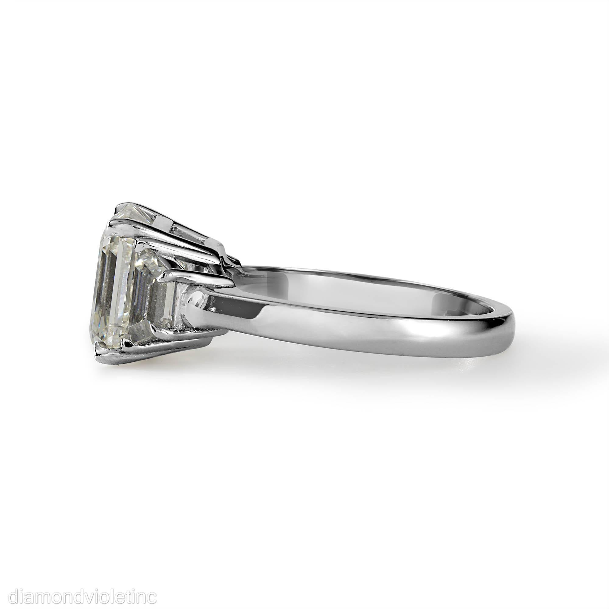 GIA Shy 5 Ct Estate Vintage Asscher Diamond 3 Stone Engagement Wedding Platinum In Good Condition In New York, NY