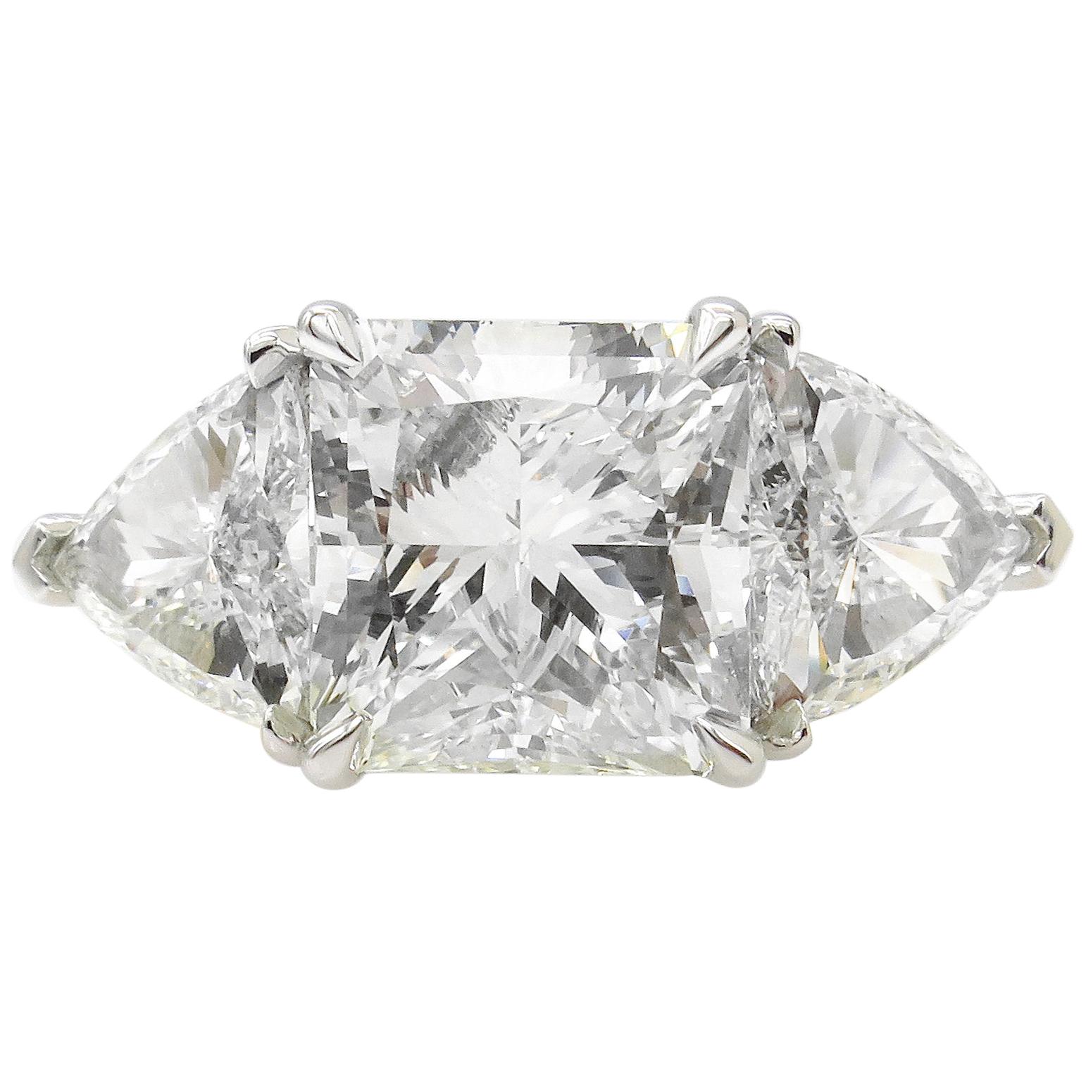 GIA Shy 5.00 Carat Radiant Diamond 3-Stone Wedding Plat Yellow Gold Ring
