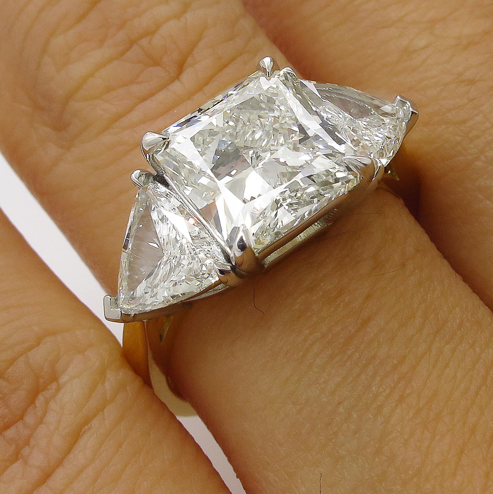 GIA Shy 5.00 Carat Radiant Diamond 3-Stone Wedding Plat Yellow Gold Ring 4