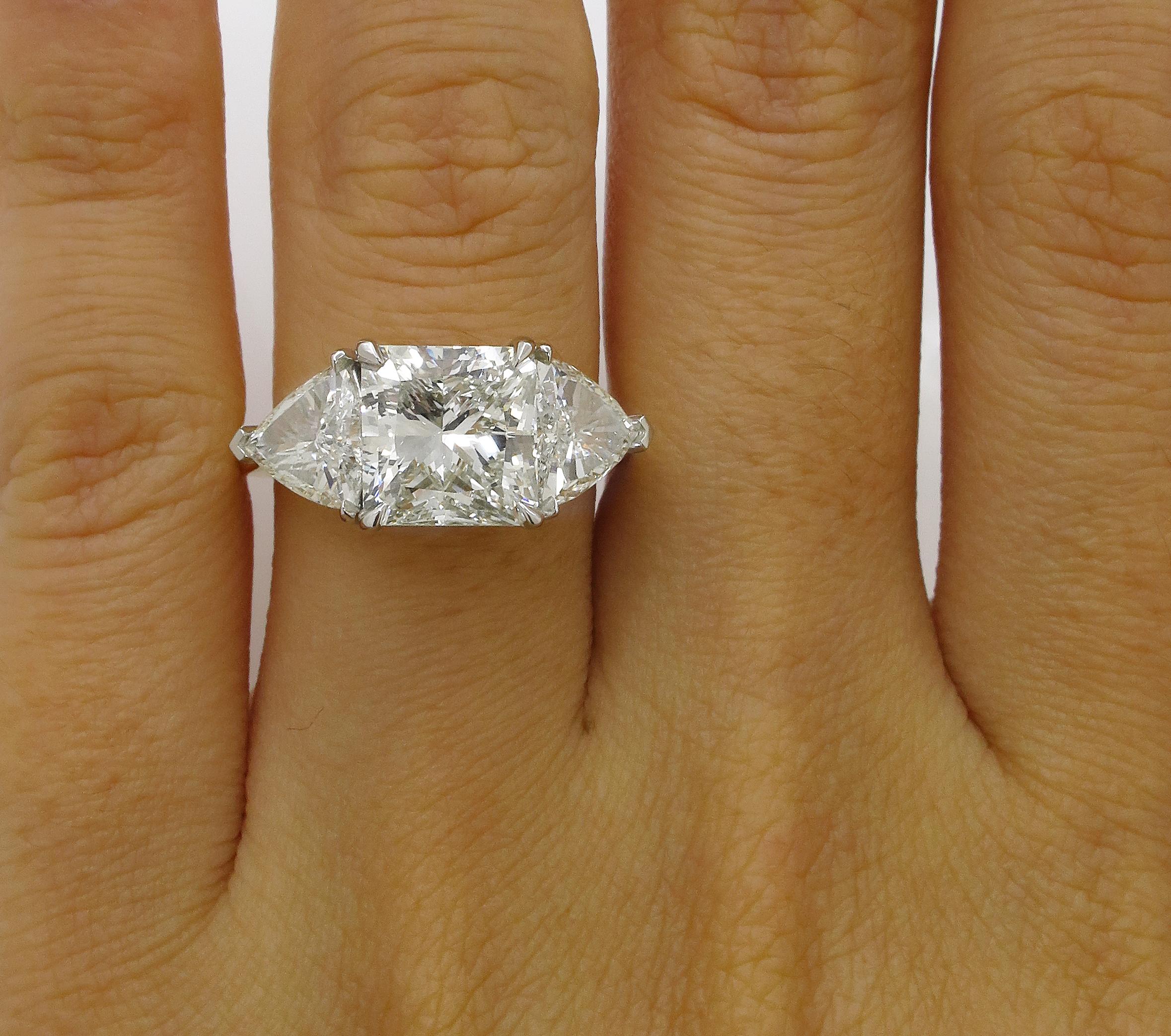 GIA Shy 5.00 Carat Radiant Diamond 3-Stone Wedding Plat Yellow Gold Ring 8