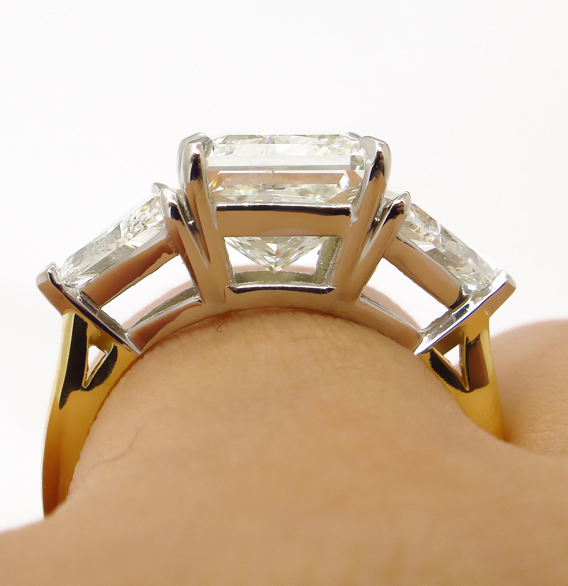 GIA Shy 5.00 Carat Radiant Diamond 3-Stone Wedding Plat Yellow Gold Ring 9