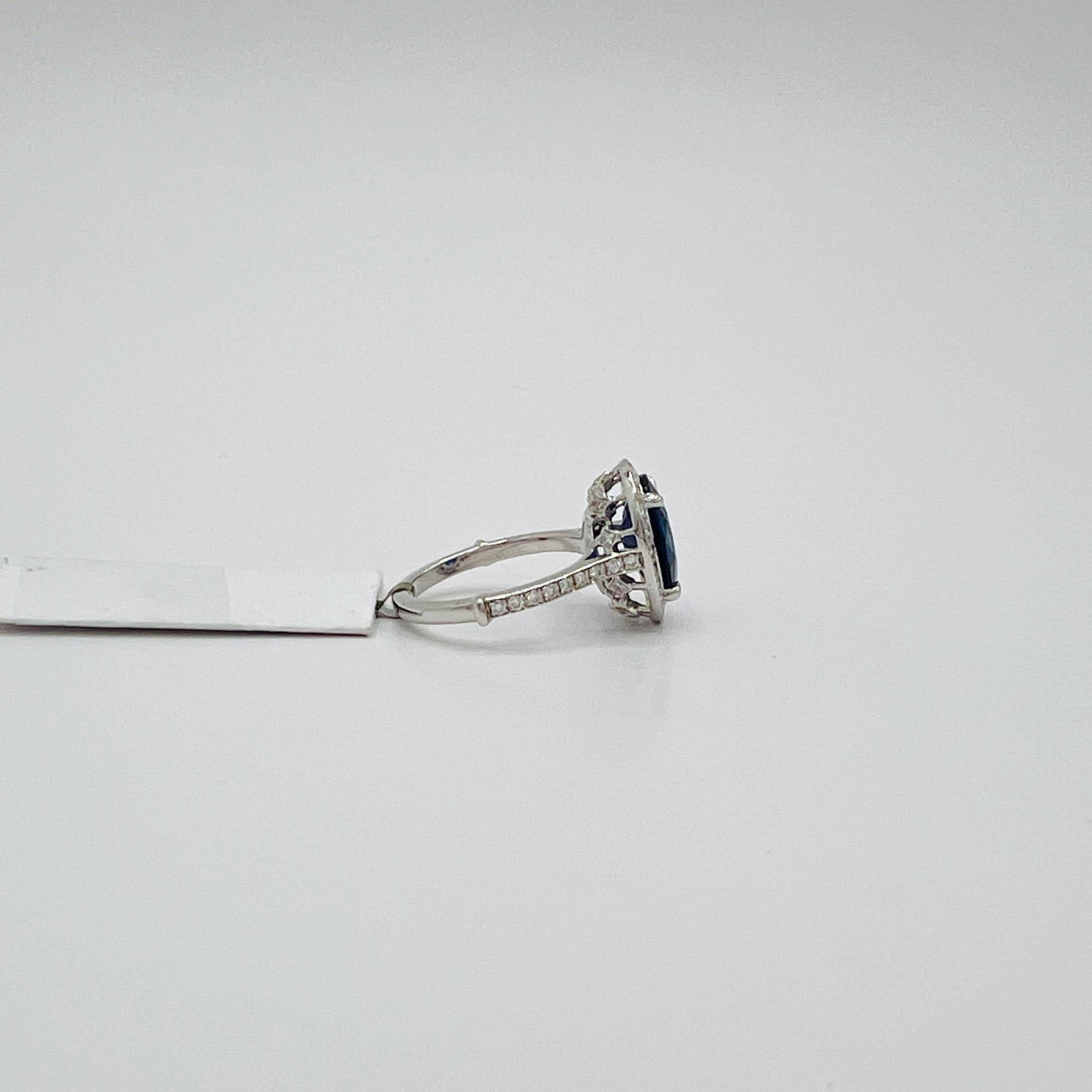 GIA Sri Lanka Ring aus 18 Karat Weißgold mit blauem Saphir und weißem Diamanten im Zustand „Neu“ im Angebot in Los Angeles, CA