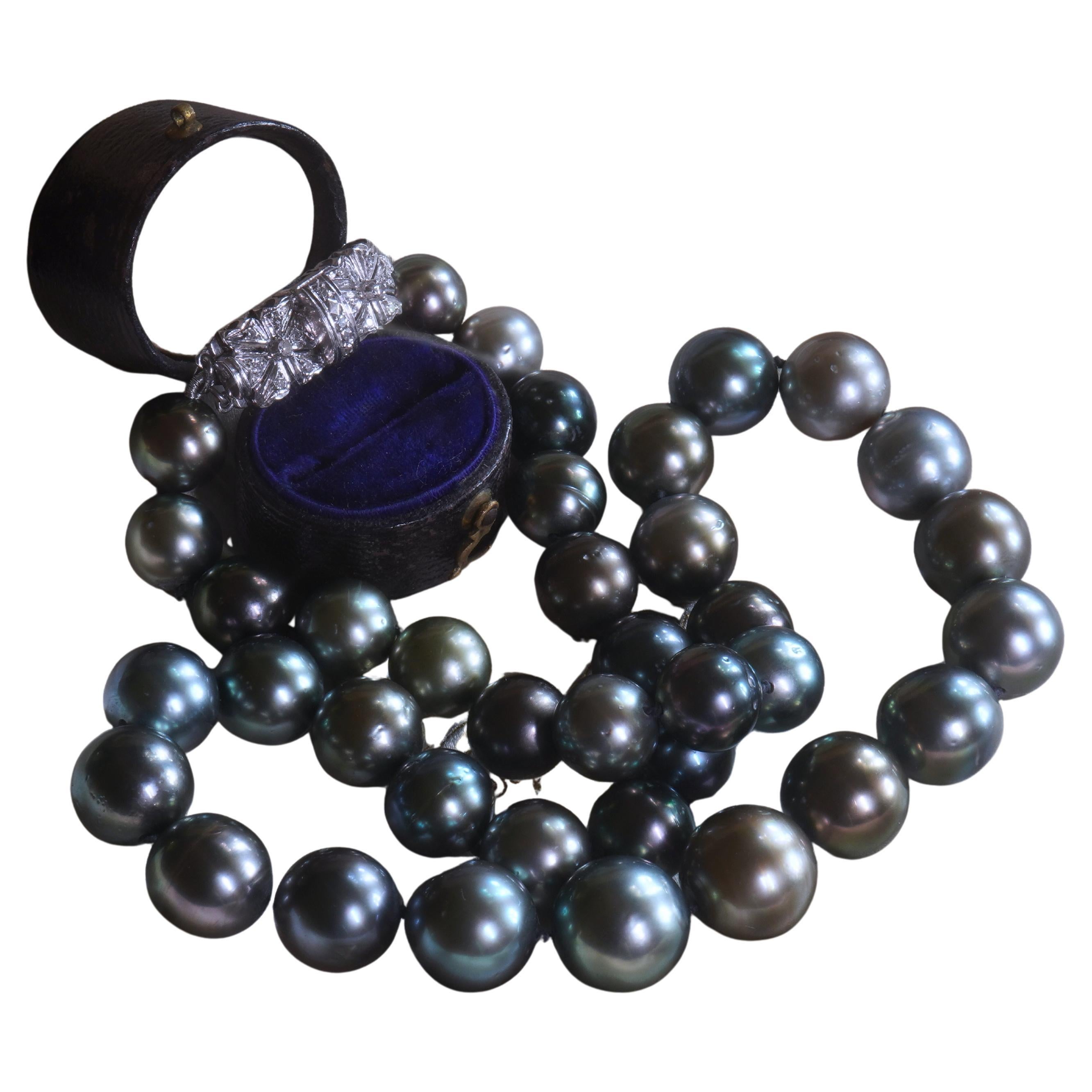Old South Jewels proudly presents LUXURY.   GIA CERTIFIED GORGEOUS VINTAGE TAHITIAN PEARLS 18K DIAMOND CLASP AND CASE!   Huge Saltwater Pearls and Sparkling 18K Solid Gold Vintage Clasp--Stunning!   Fine Antique Glowing Pearls Are 13 MM