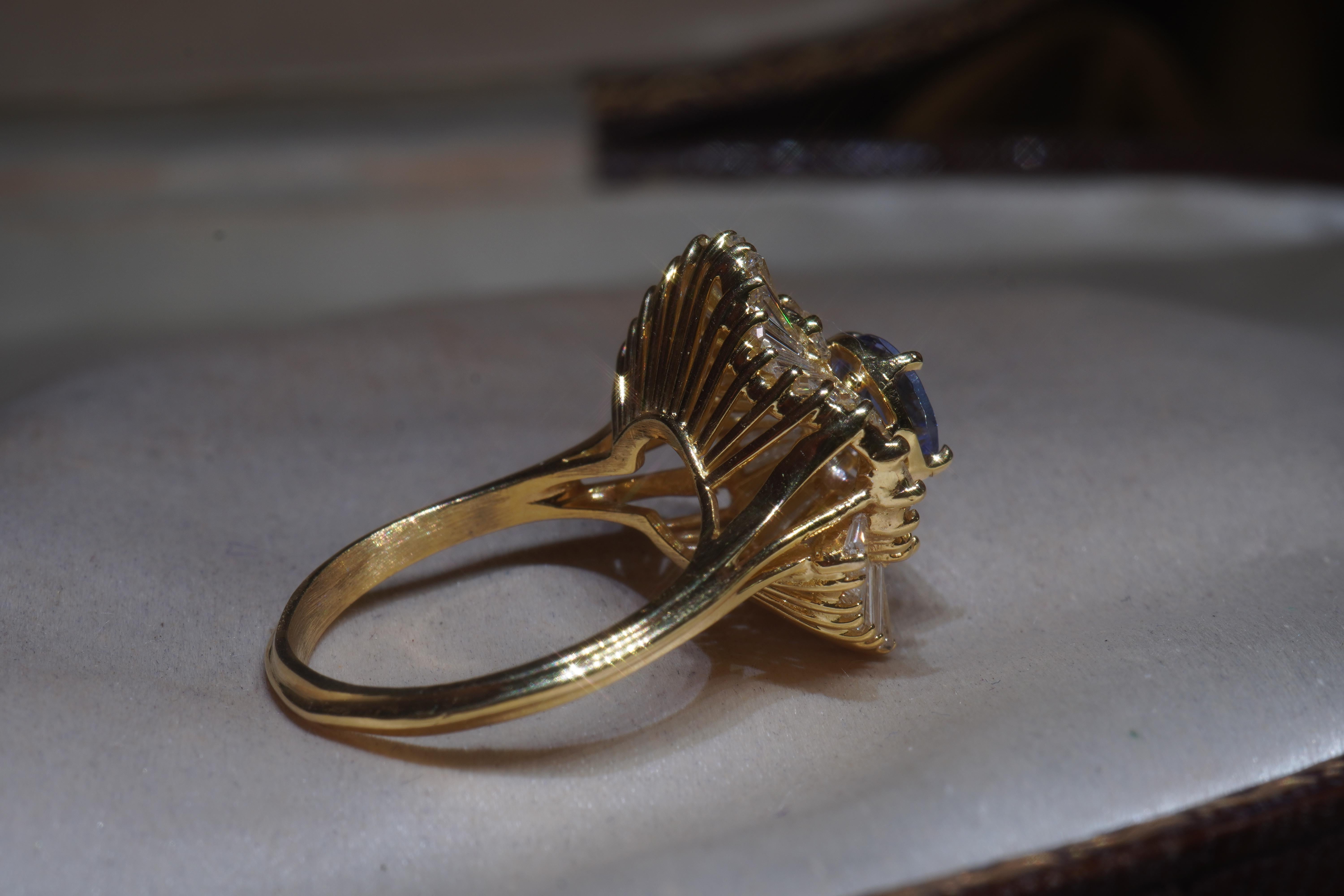 GIA Tanzanite Diamond Ring 18K Gold Vintage Natural Fine VS Huge 5.31 CTS In Good Condition In Sylvania, GA