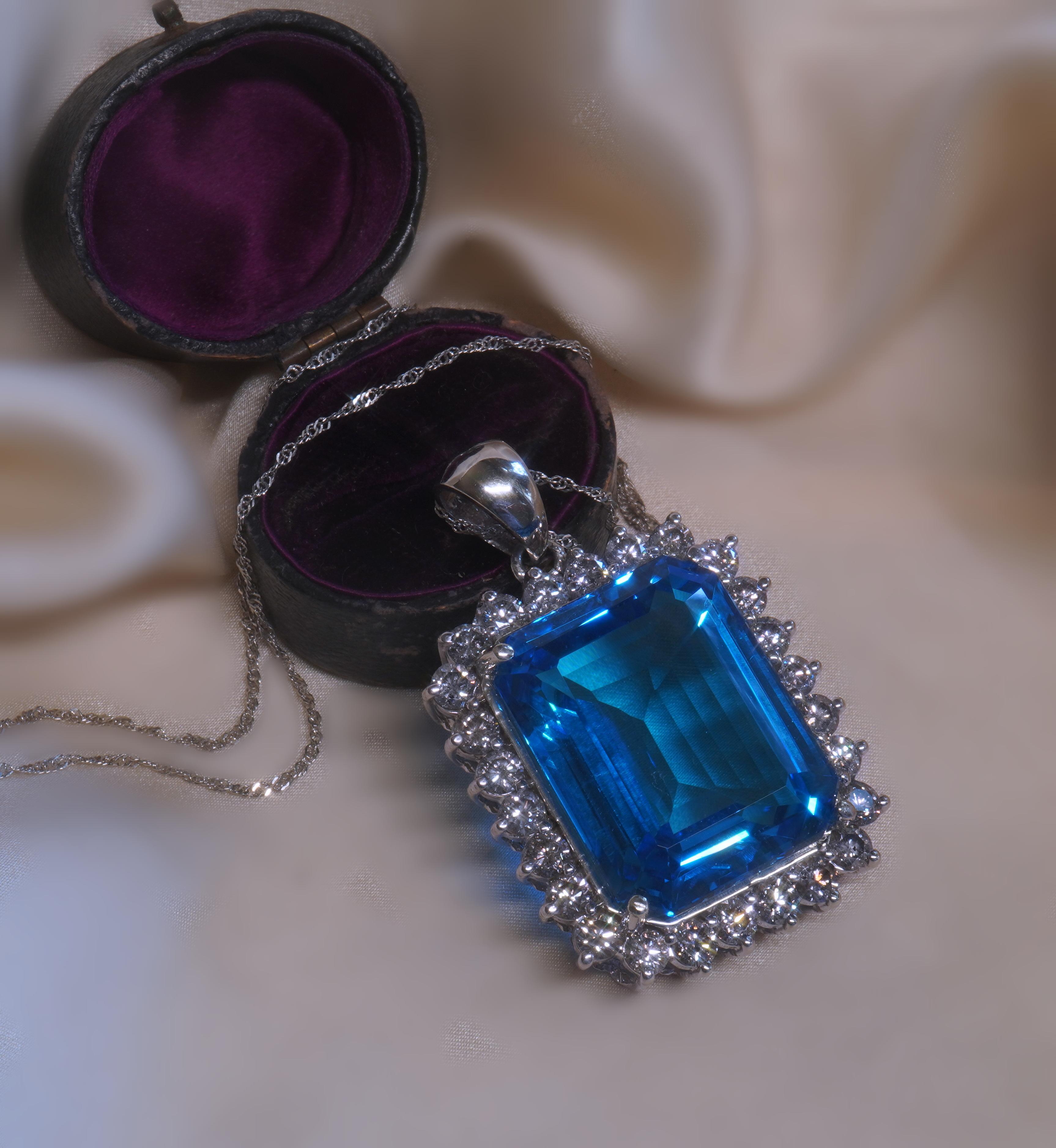 GIA Topaz 14K Pendant Diamond Certified Necklace Vintage VS HUGE 62.27 Carats! For Sale 3