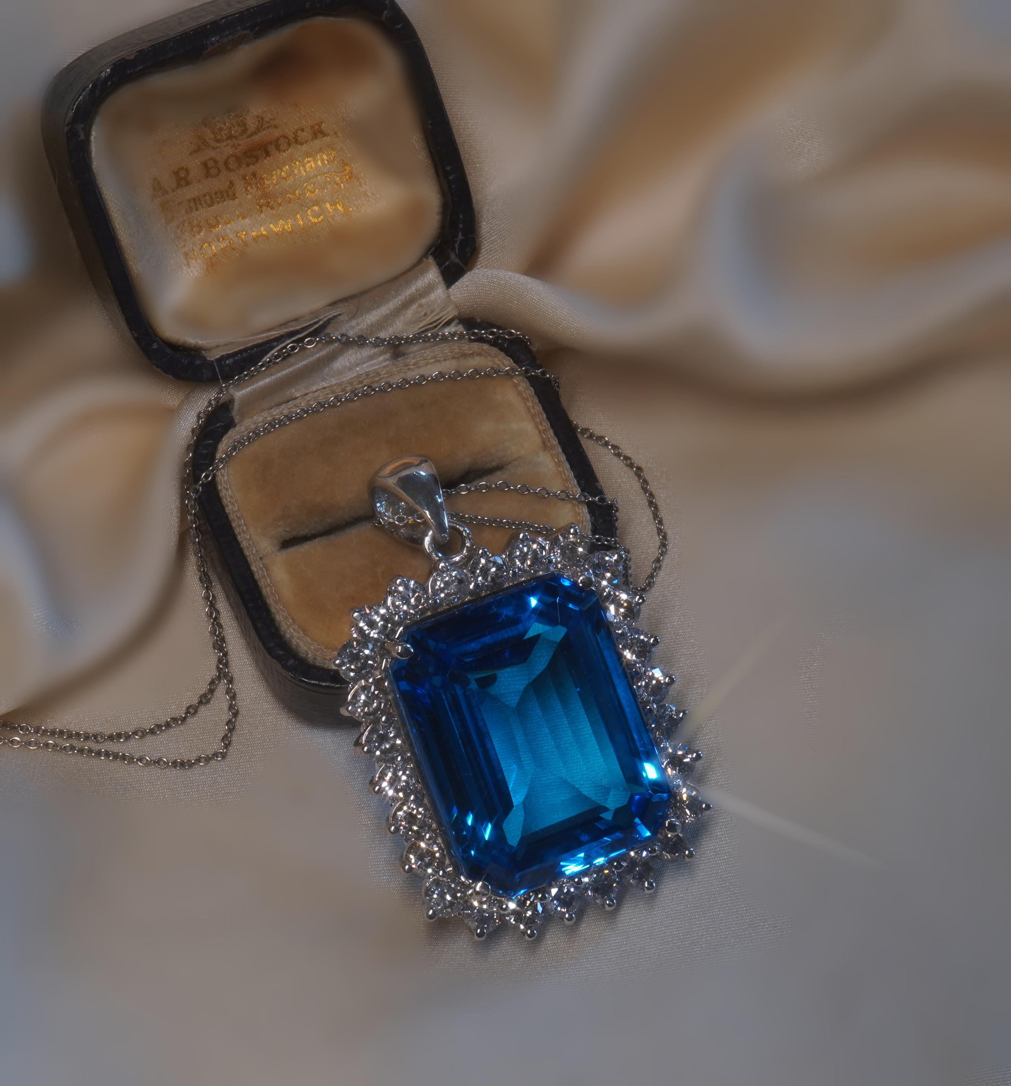 GIA Topaz 14K Pendant Diamond Certified Necklace Vintage VS HUGE 62.27 Carats! For Sale 4
