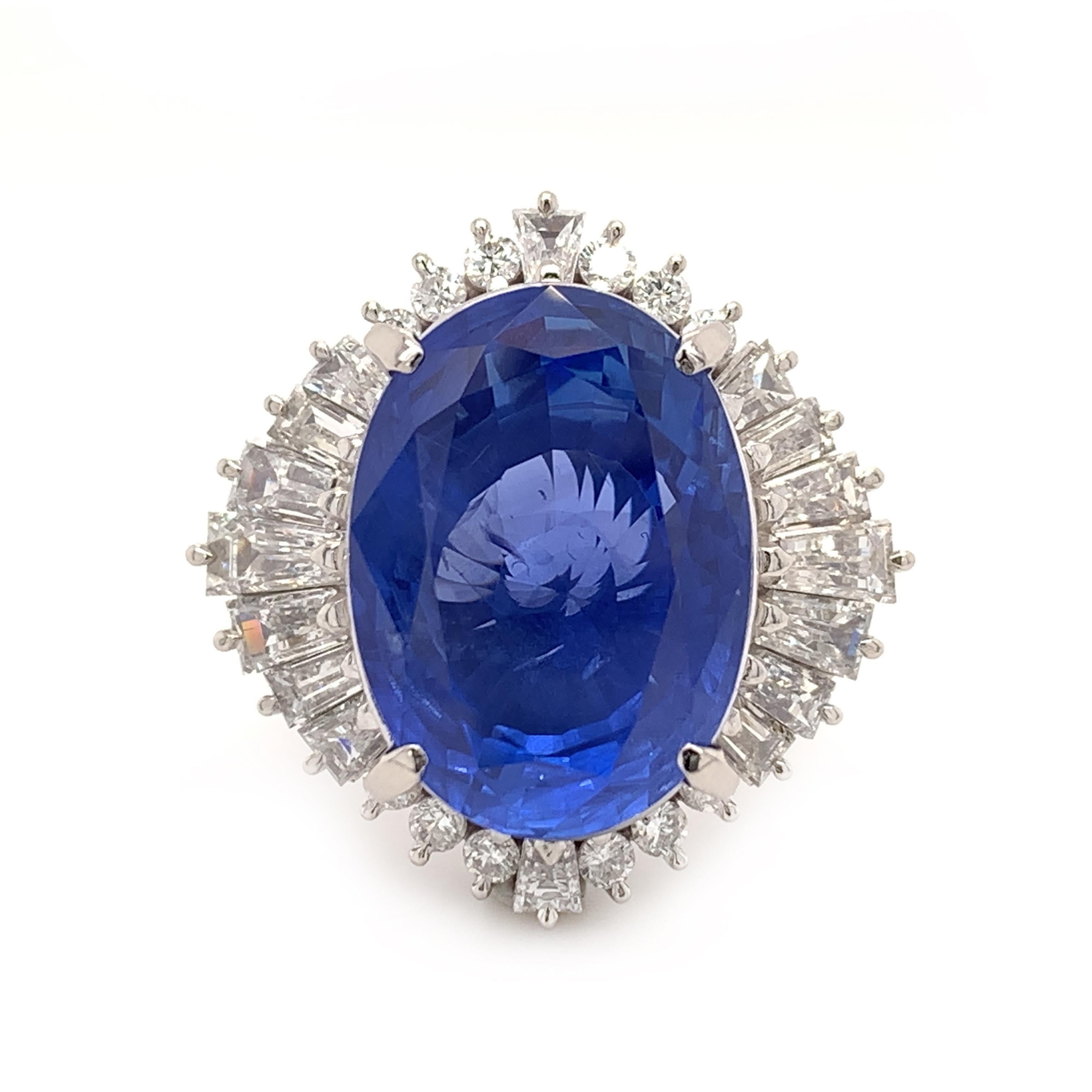 Contemporary GIA Unheated 13.69 Carat Sapphire Cocktail Ring For Sale