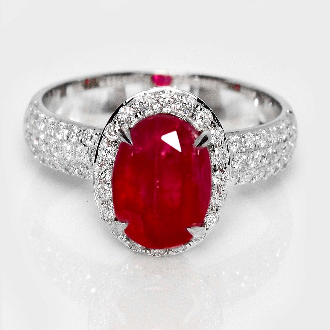 *Anillo de compromiso de rubí de Afganistán no calentado de 3,12 ct en oro blanco de 18 quilates*.

Rubí de Afganistán natural sin calentar certificado por el GIA como piedra central, con un peso de 3,12 quilates, engastado en una banda de oro