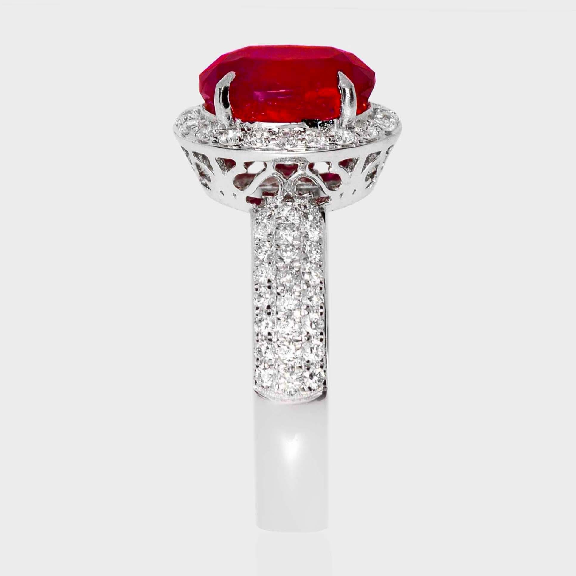 De las mujeres GIA Anillo de compromiso de oro de 18 quilates sin calentar de 3,12 quilates de rubí de sangre de paloma de Afganistán en venta
