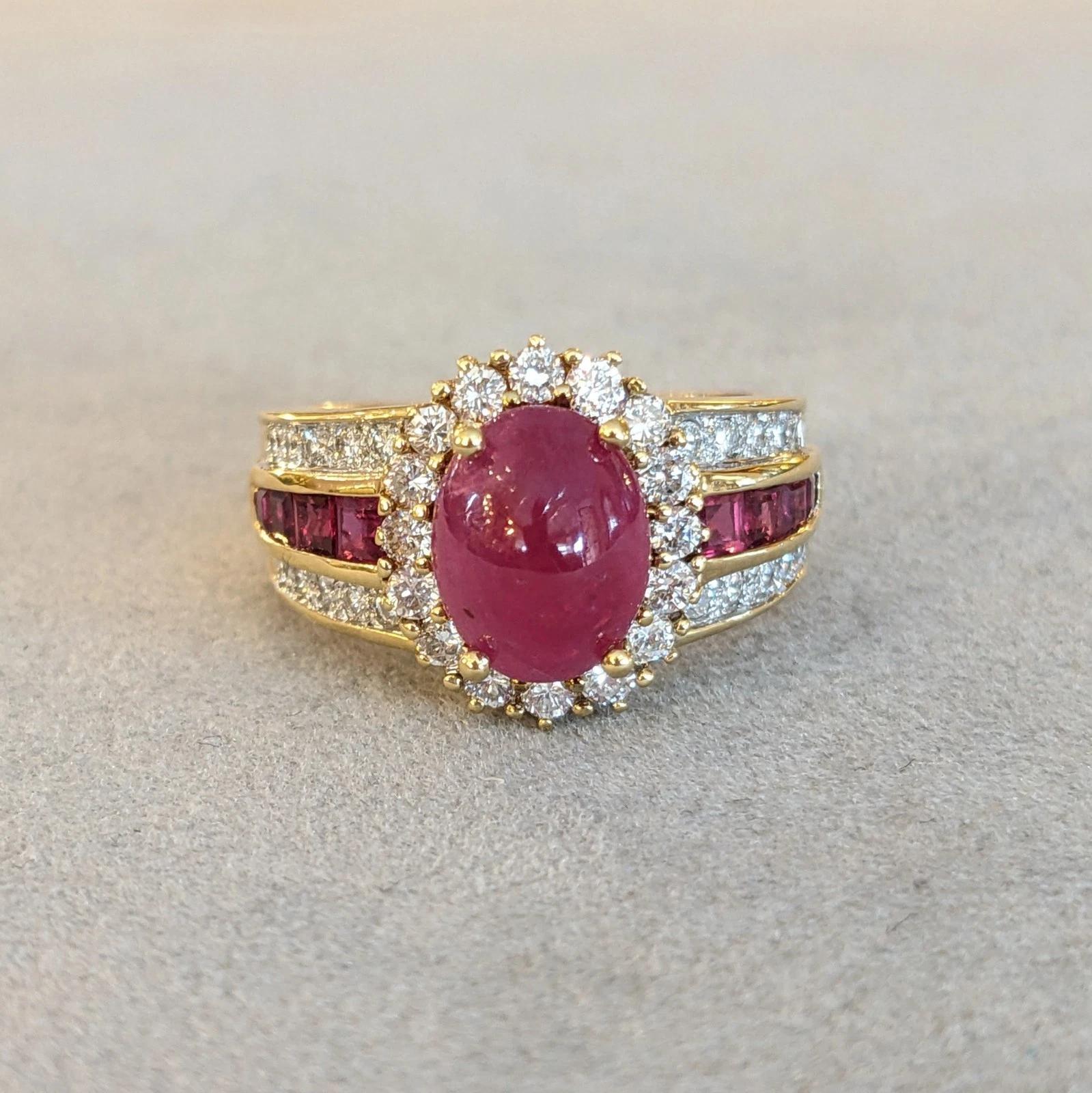 Bague en or jaune 18 carats non chauffée avec rubis cabochon de 3,64 carats et diamants, certifiée GIA Excellent état - En vente à La Jolla, CA