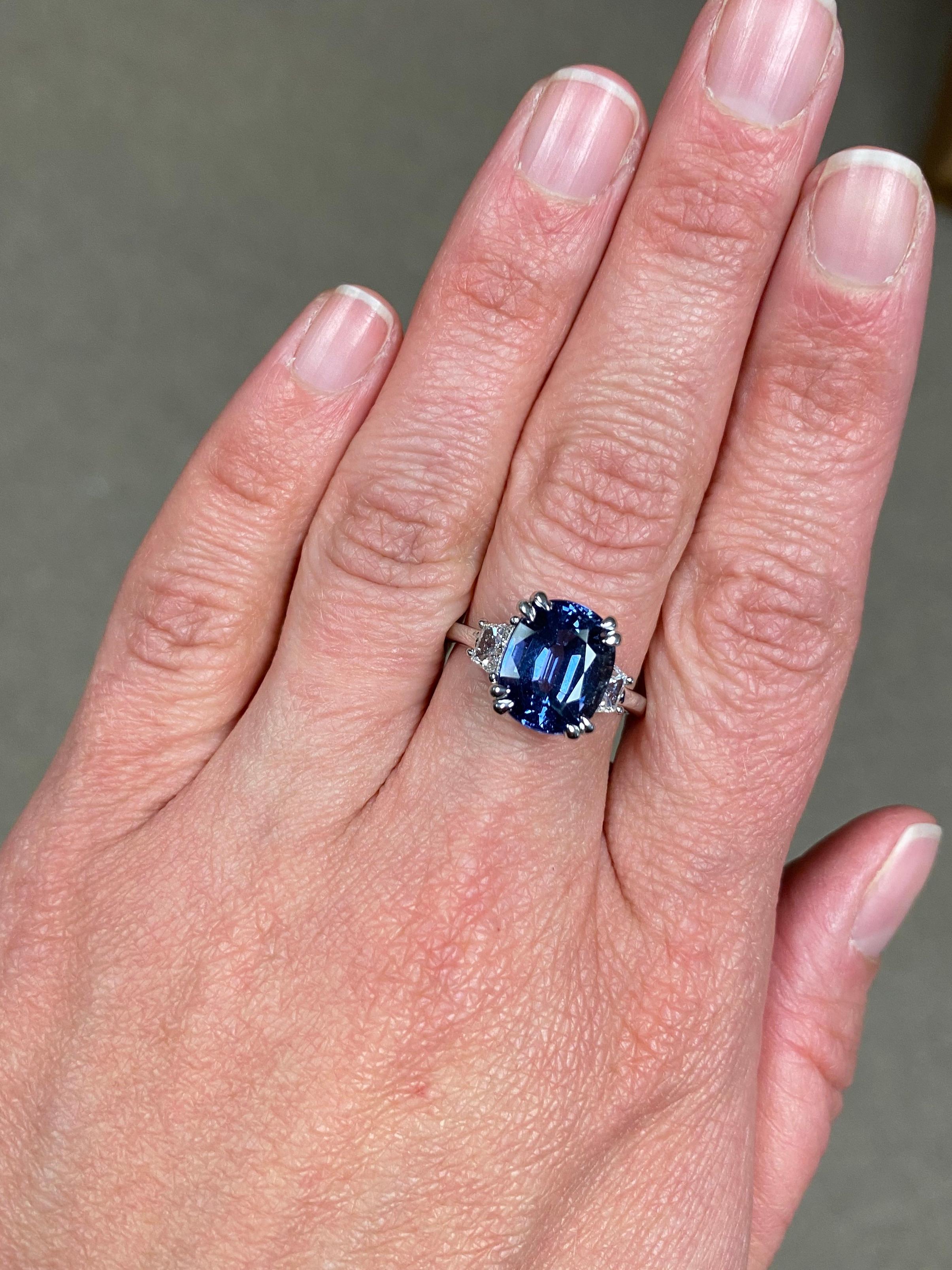 GIA Unheated Color Change Tanzanian Sapphire and Diamond Cocktail Ring For Sale 6