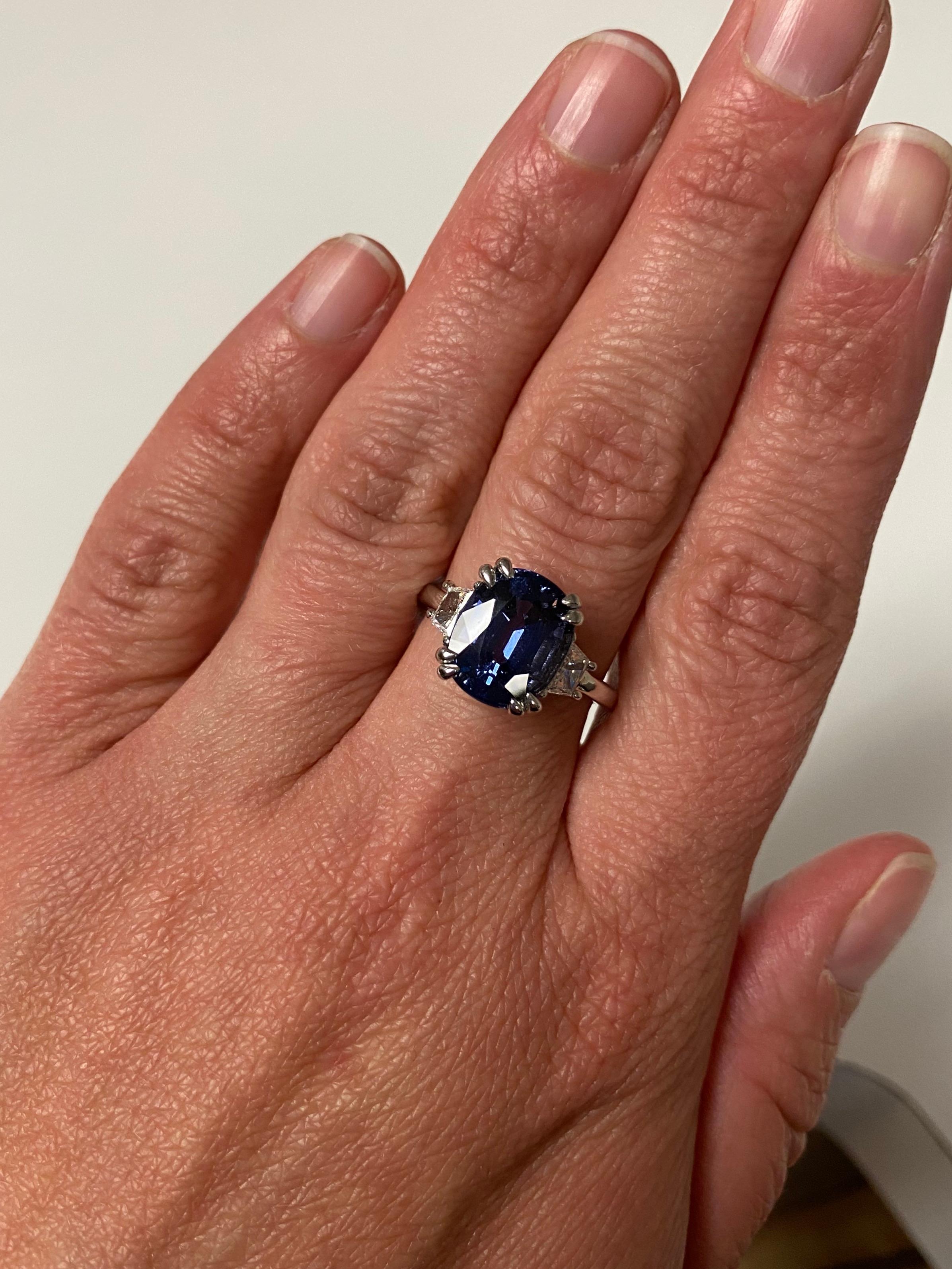 GIA Unheated Color Change Tanzanian Sapphire and Diamond Cocktail Ring For Sale 7