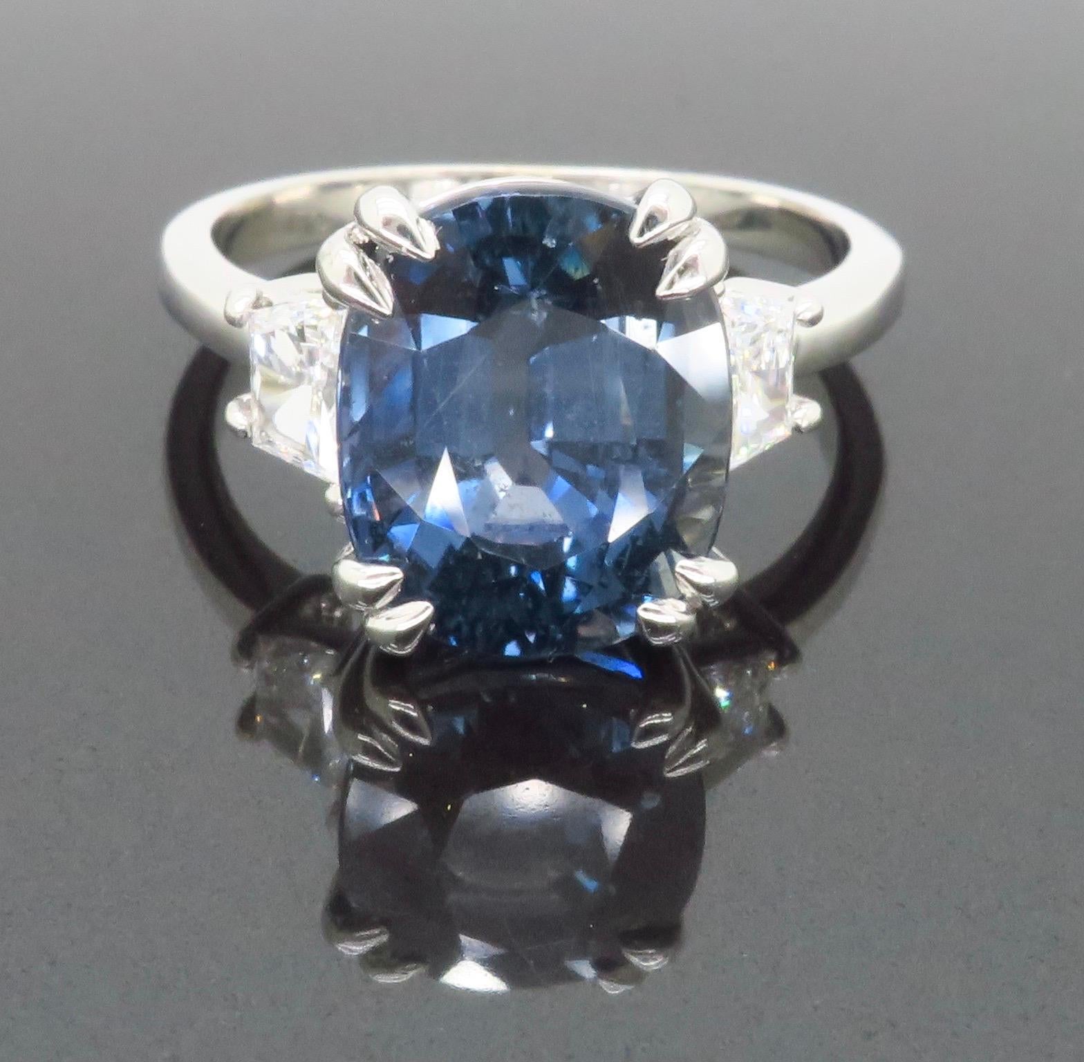 GIA Unheated Color Change Tanzanian Sapphire and Diamond Cocktail Ring For Sale 12