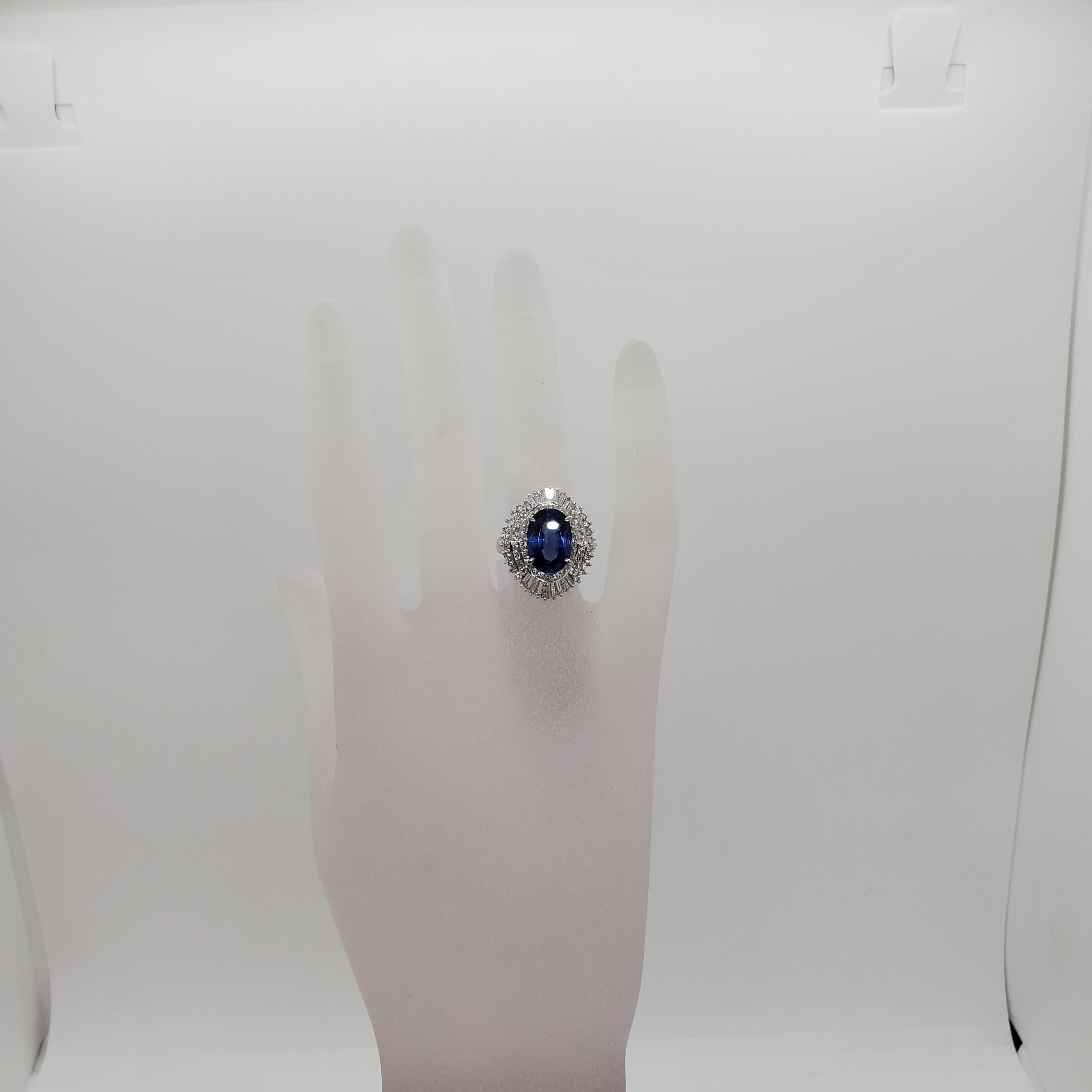 GIA Unheated Sri Lanka Blue Sapphire Oval and White Diamond Cocktail Ring In New Condition In Los Angeles, CA