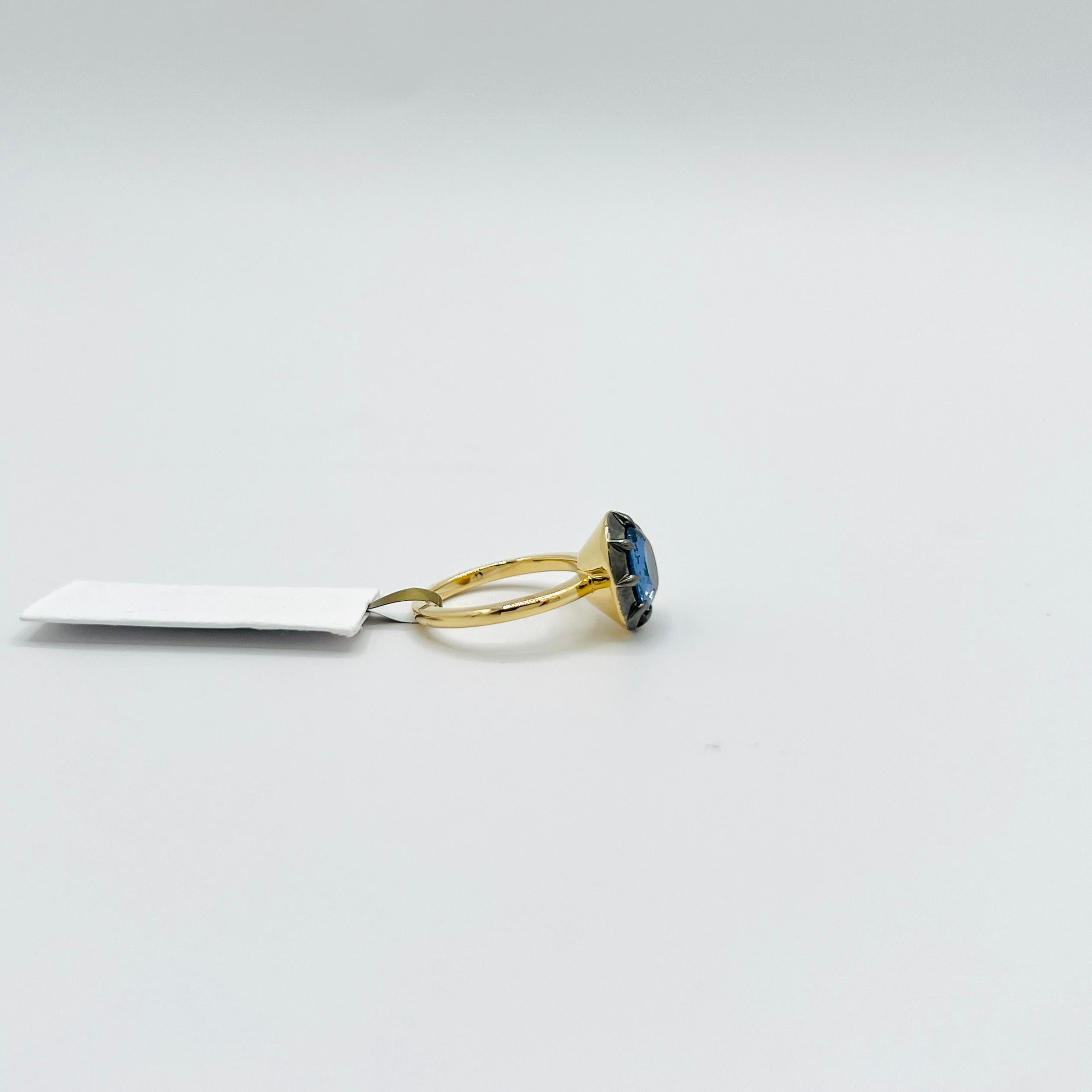 Anello ovale con zaffiro blu dello Sri Lanka non riscaldato, rodio nero e oro 18 carati GIA in vendita 4