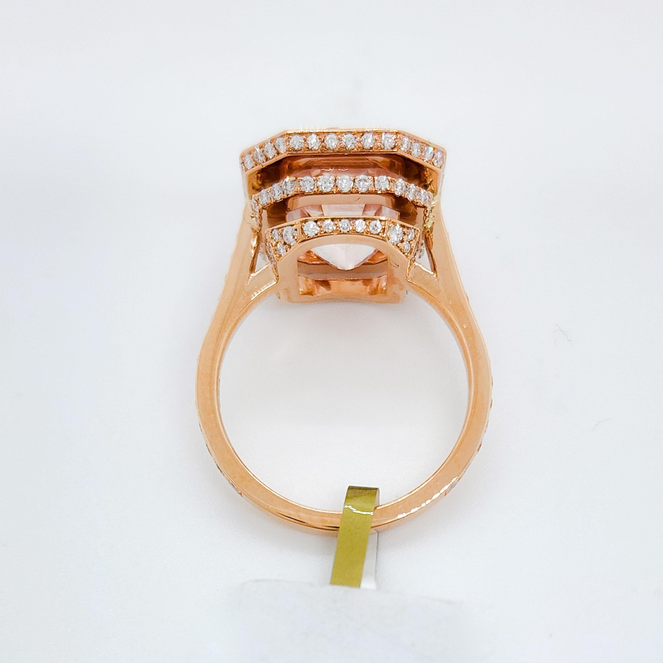 GIA Unheated Very Light Orange Sapphire and White Diamond Cocktail Ring In New Condition For Sale In Los Angeles, CA