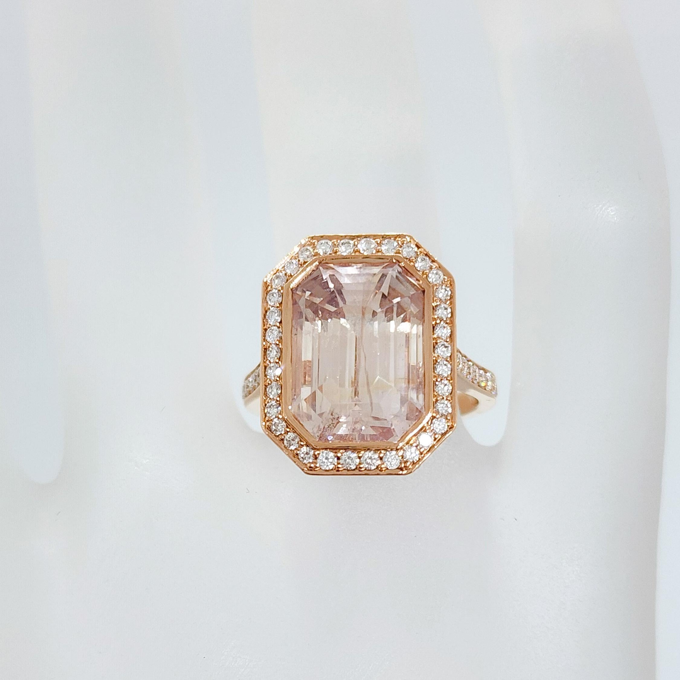 GIA Unheated Very Light Orange Sapphire and White Diamond Cocktail Ring For Sale 2