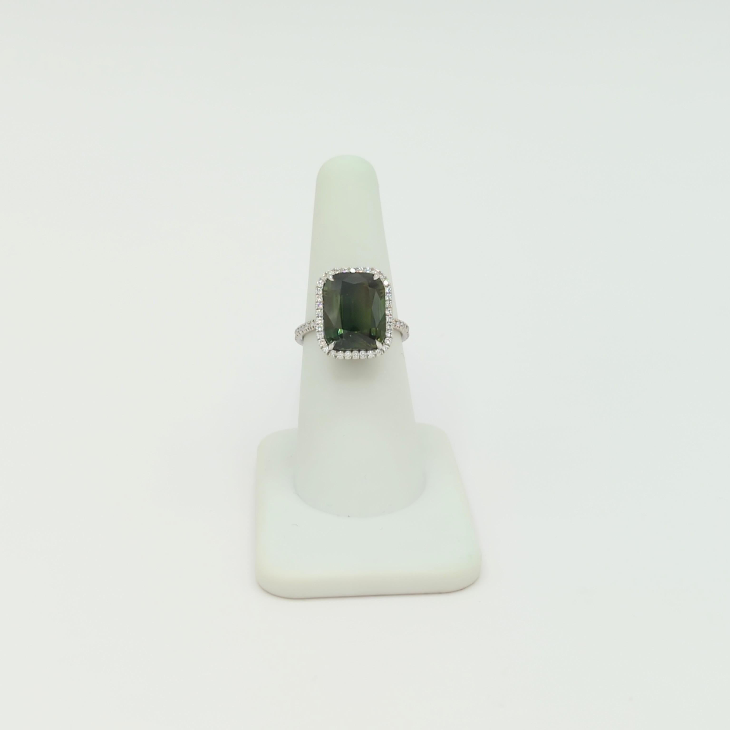 GIA Unheated Yellow Green Sapphire and White Diamond Cocktail Ring in Platinum In New Condition For Sale In Los Angeles, CA
