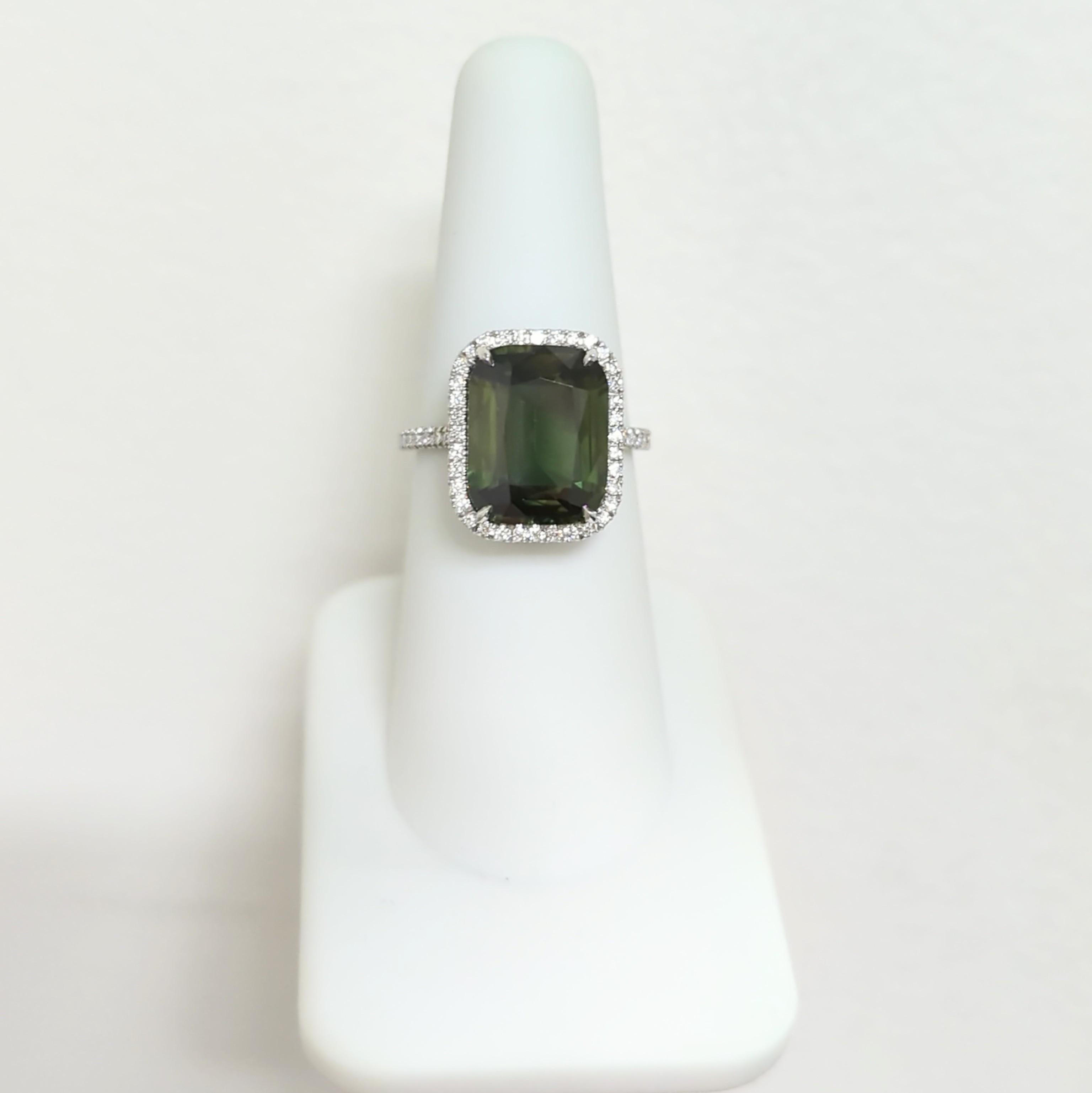 Women's or Men's GIA Unheated Yellow Green Sapphire and White Diamond Cocktail Ring in Platinum For Sale