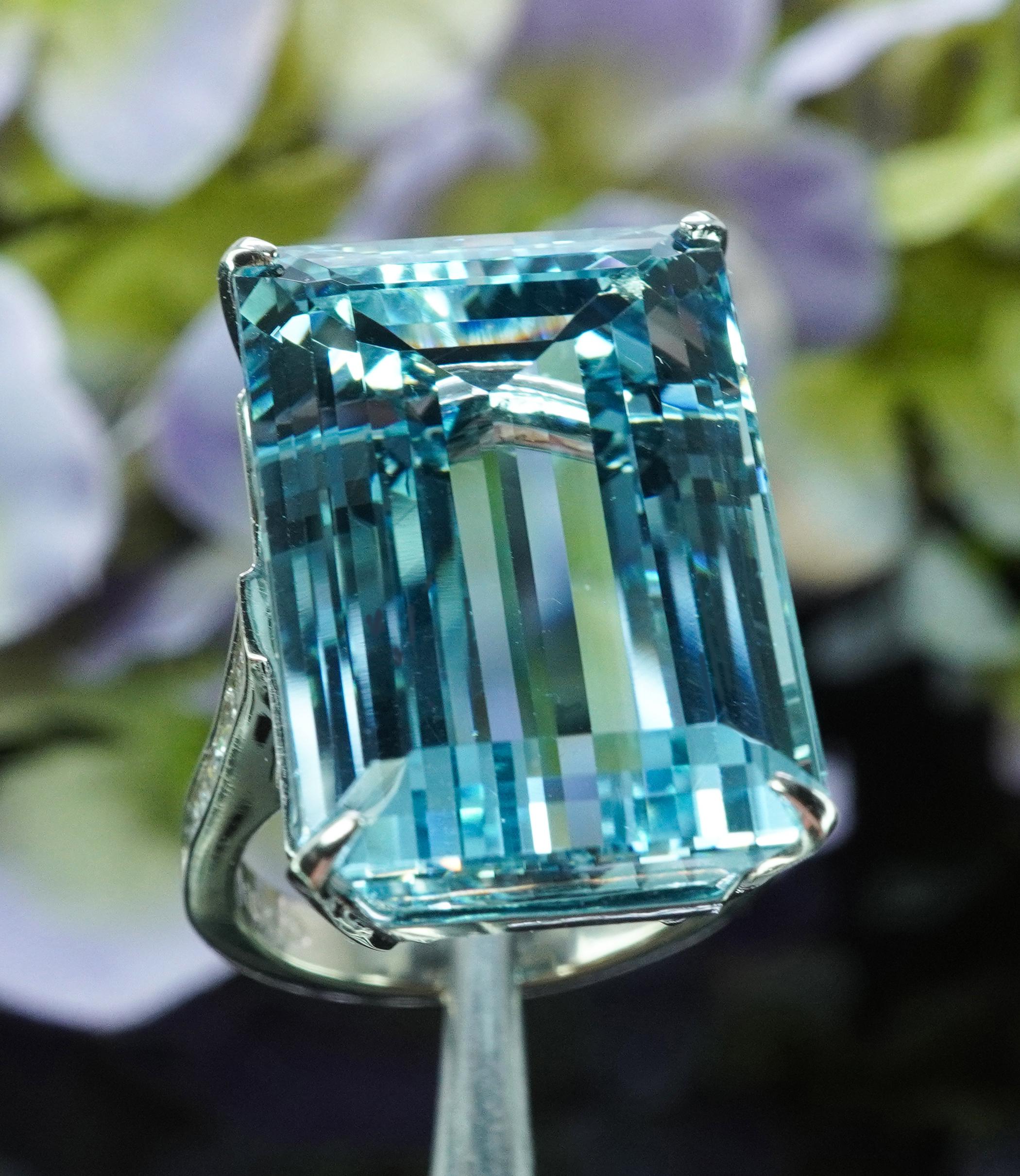 GIA Vintage 30ct Aquamarine Asscher Diamond Ring 18K White Gold Estate Jewelry In Good Condition For Sale In Brambleton, US
