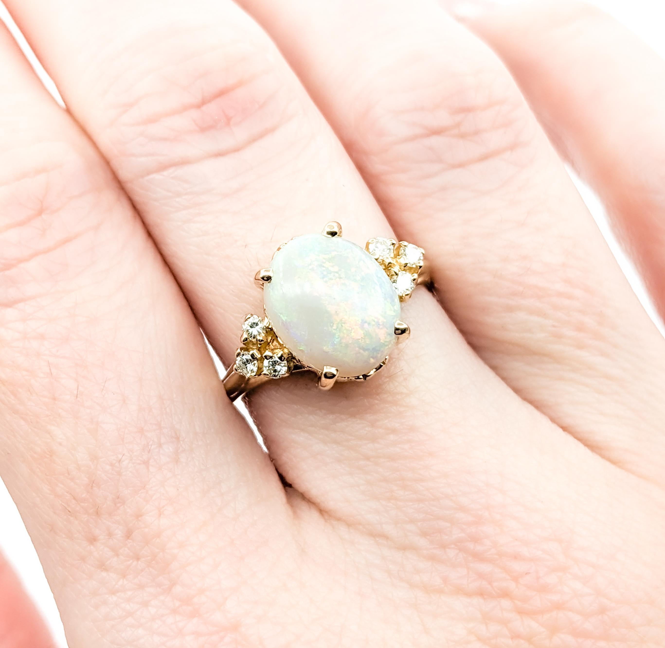 GIA Vintage Australian Opal & Diamant Ring in Gelbgold im Zustand „Hervorragend“ im Angebot in Bloomington, MN