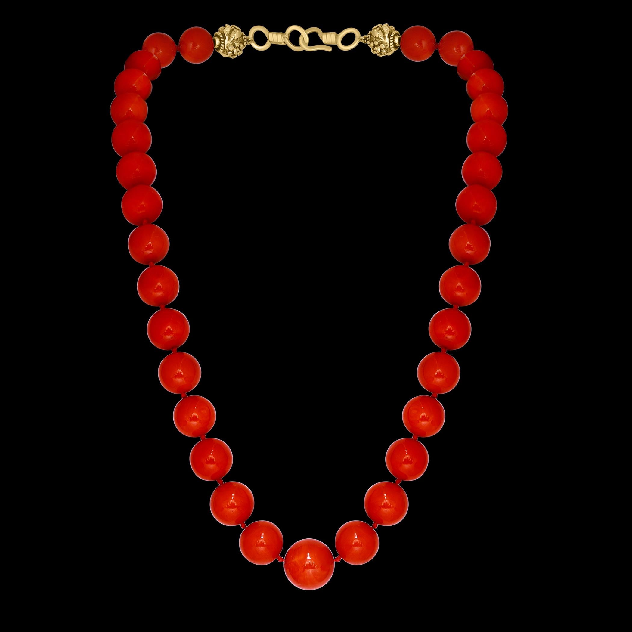 GIA Vintage Natural Red Coral  Necklace 14-18MM, 18 KY Gold, Estate Fine Jewelry In Excellent Condition In New York, NY