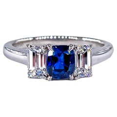 GIA Vintage TIFFANY & Co 1.75ctw No-Heat Blue Sapphire and Diamond Platinum Ring (Bague en platine avec saphir bleu et diamant)