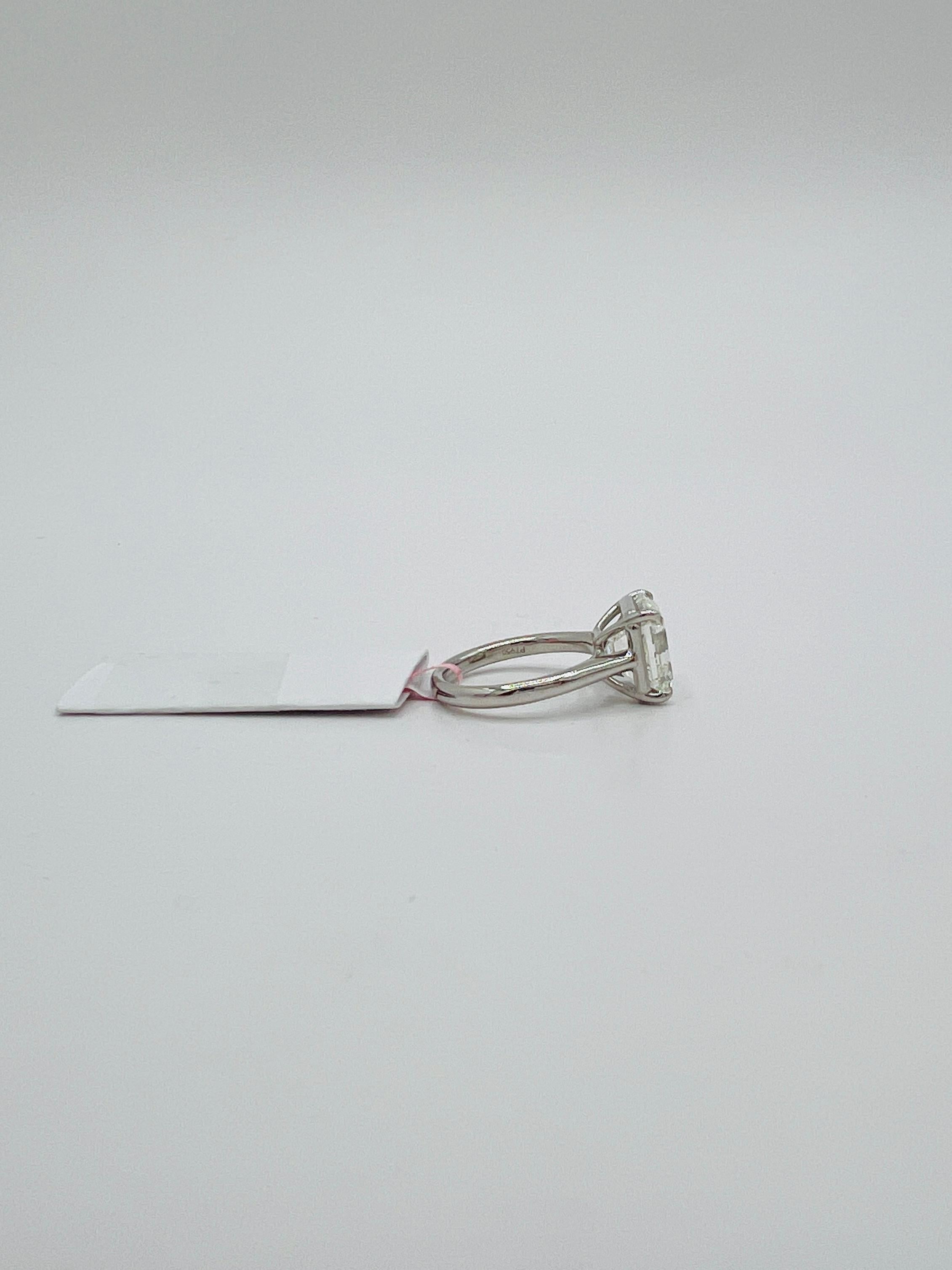 GIA White Diamond 6 Carat Asscher Cut Solitaire Ring in Platinum For Sale 1