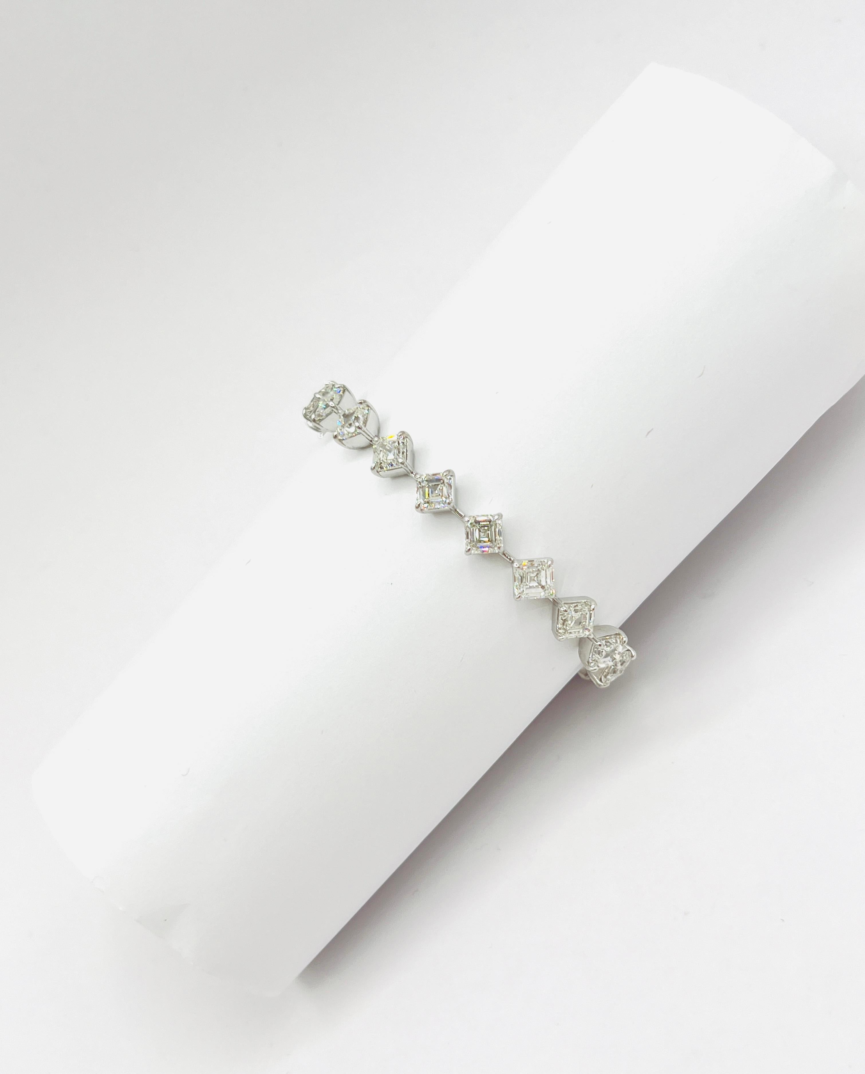 GIA White Diamond Asscher Cut 0.70 Carats Each Bracelet in 18K White Gold In New Condition For Sale In Los Angeles, CA