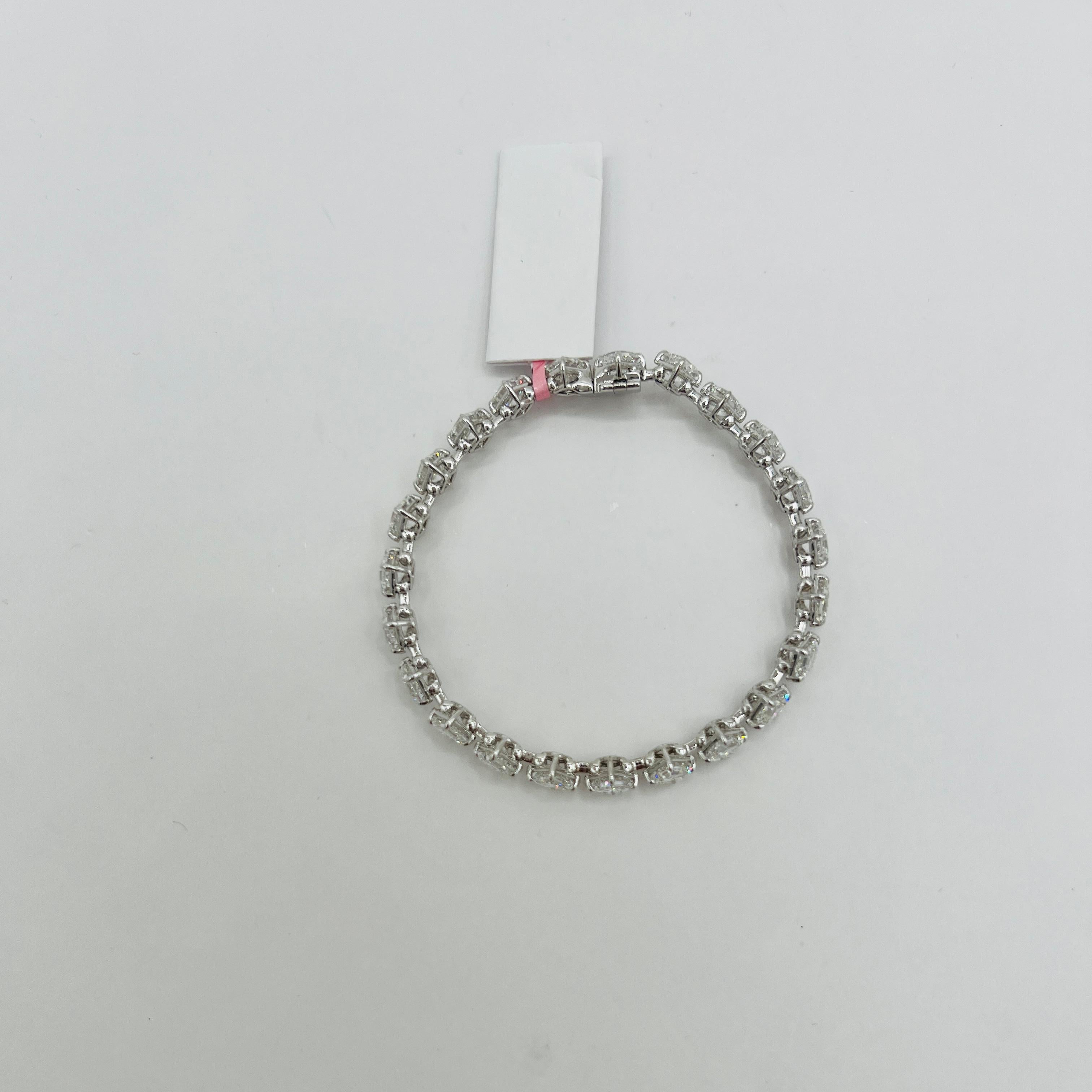 GIA White Diamond Asscher Cut 0.70 Carats Each Tennis Bracelet in 18K White Gold For Sale 4