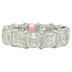 Anello a fascia per l'eternità con diamante bianco taglio Asscher GIA in oro bianco 18 carati