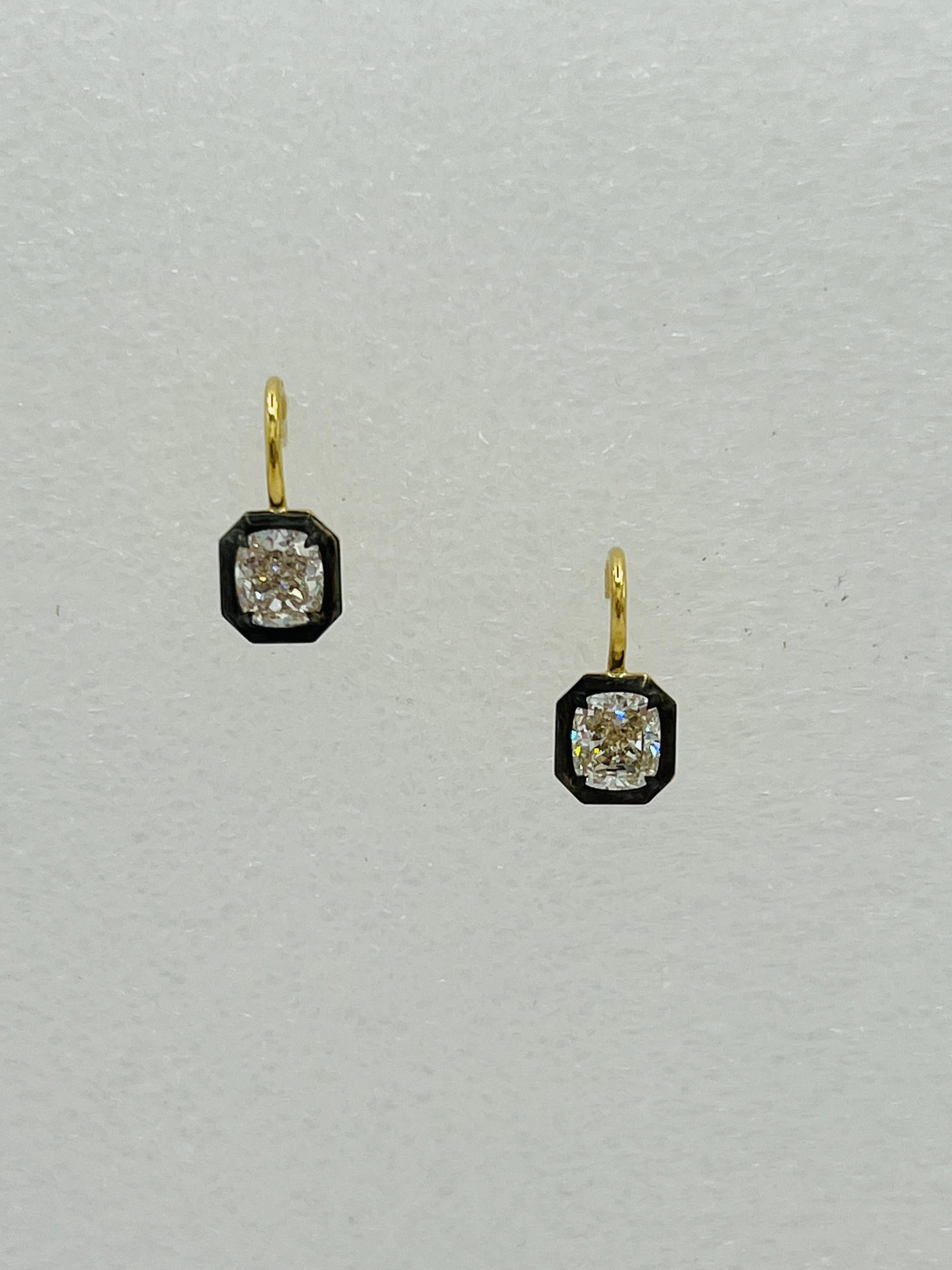 GIA Weißer Diamant im Kissenschliff 1,5 Karat je schwarzer Rhodium & 18K Gold Ohrringe 1