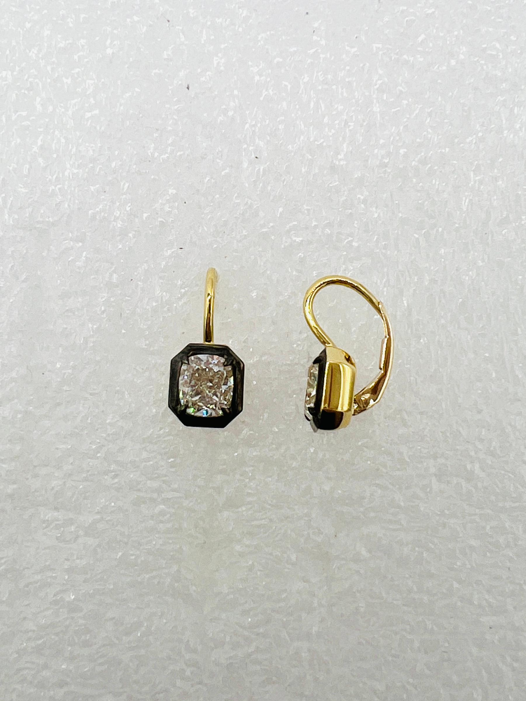 GIA Weißer Diamant im Kissenschliff 1,5 Karat je schwarzer Rhodium & 18K Gold Ohrringe 3