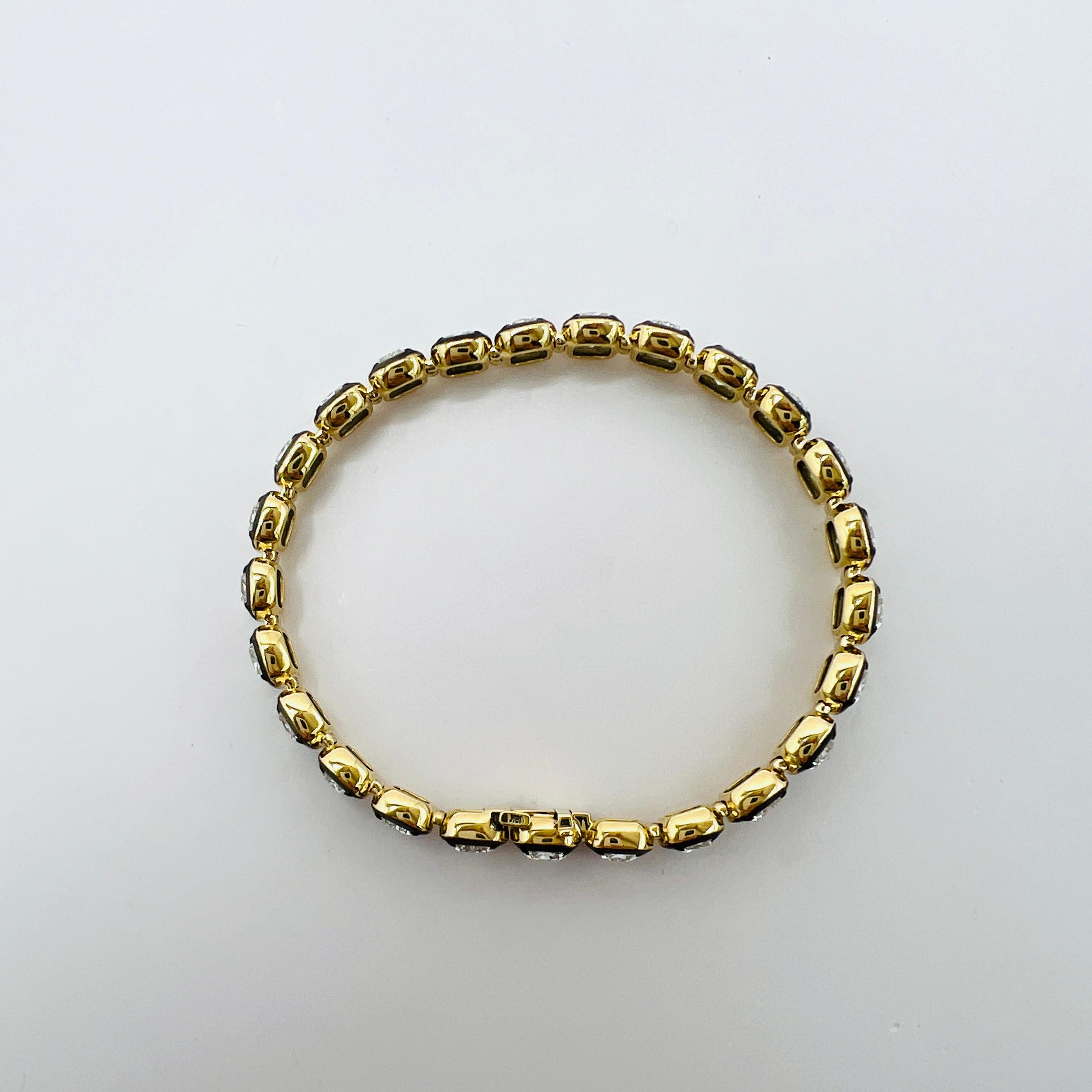 GIA Weißes Diamant-Kissenarmband mit Kissenschliff aus schwarzem Rhodium und 18 Karat Gelbgold 2