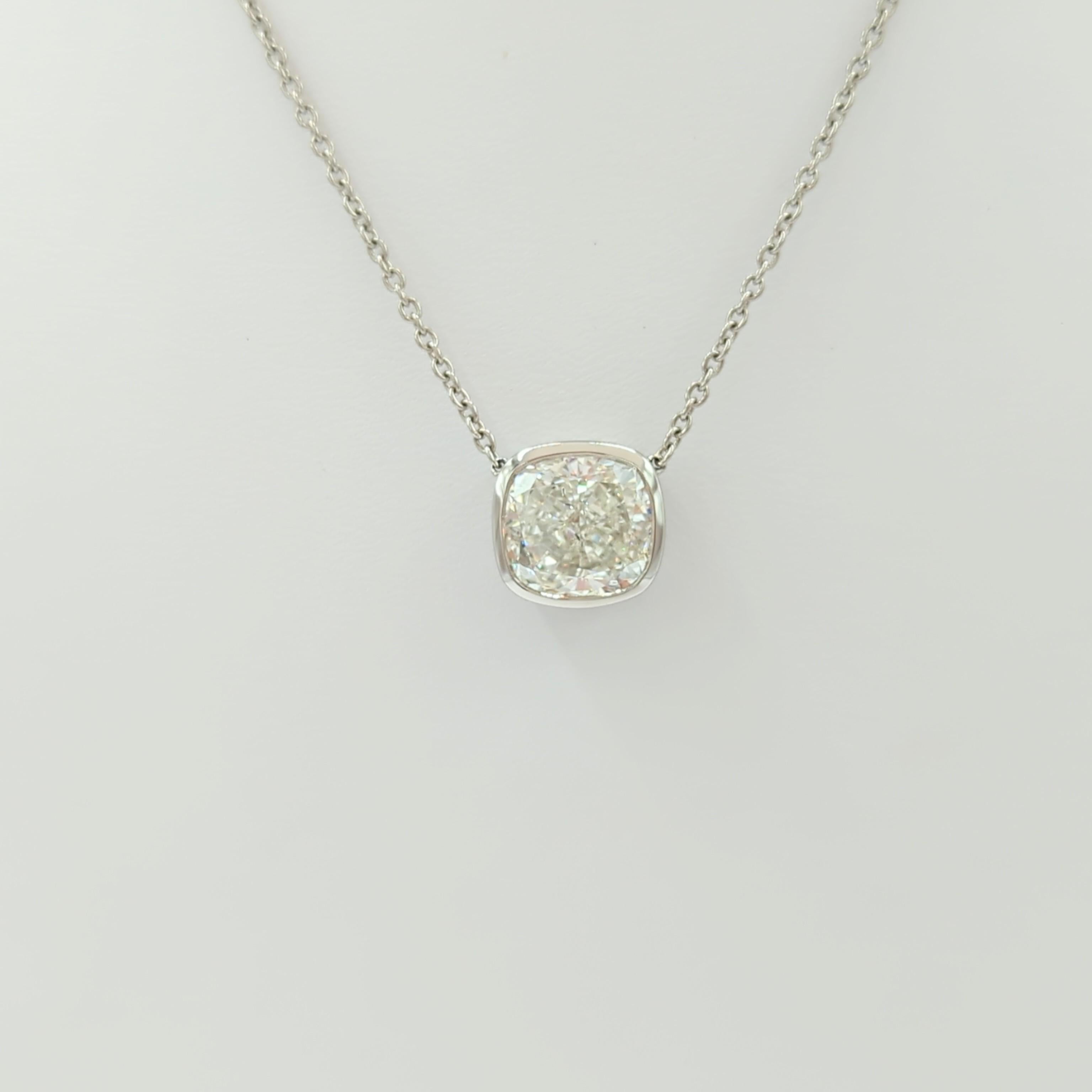GIA White Diamond Cushion Pendant Necklace in Platinum  In New Condition For Sale In Los Angeles, CA